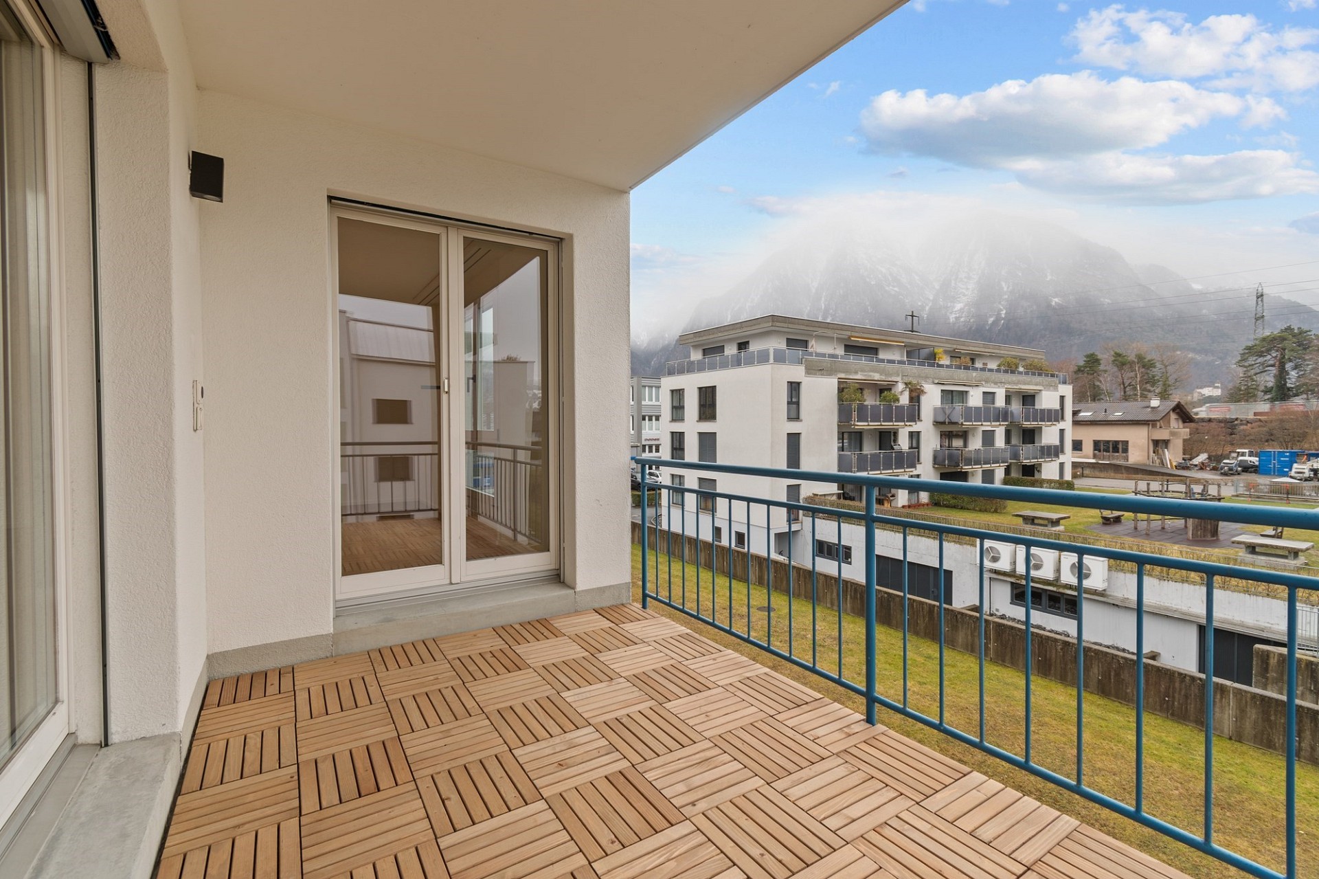 Balkon mit Bergblick