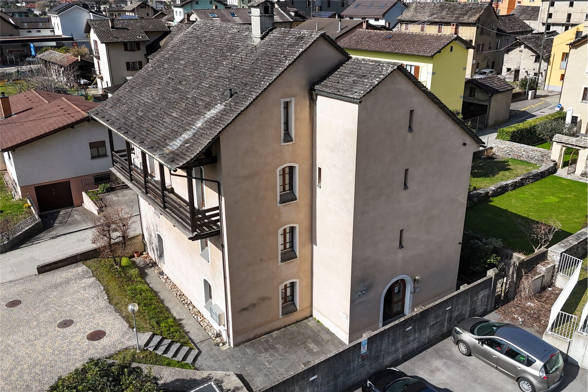 Historisches Wohnhaus mit Satteldach