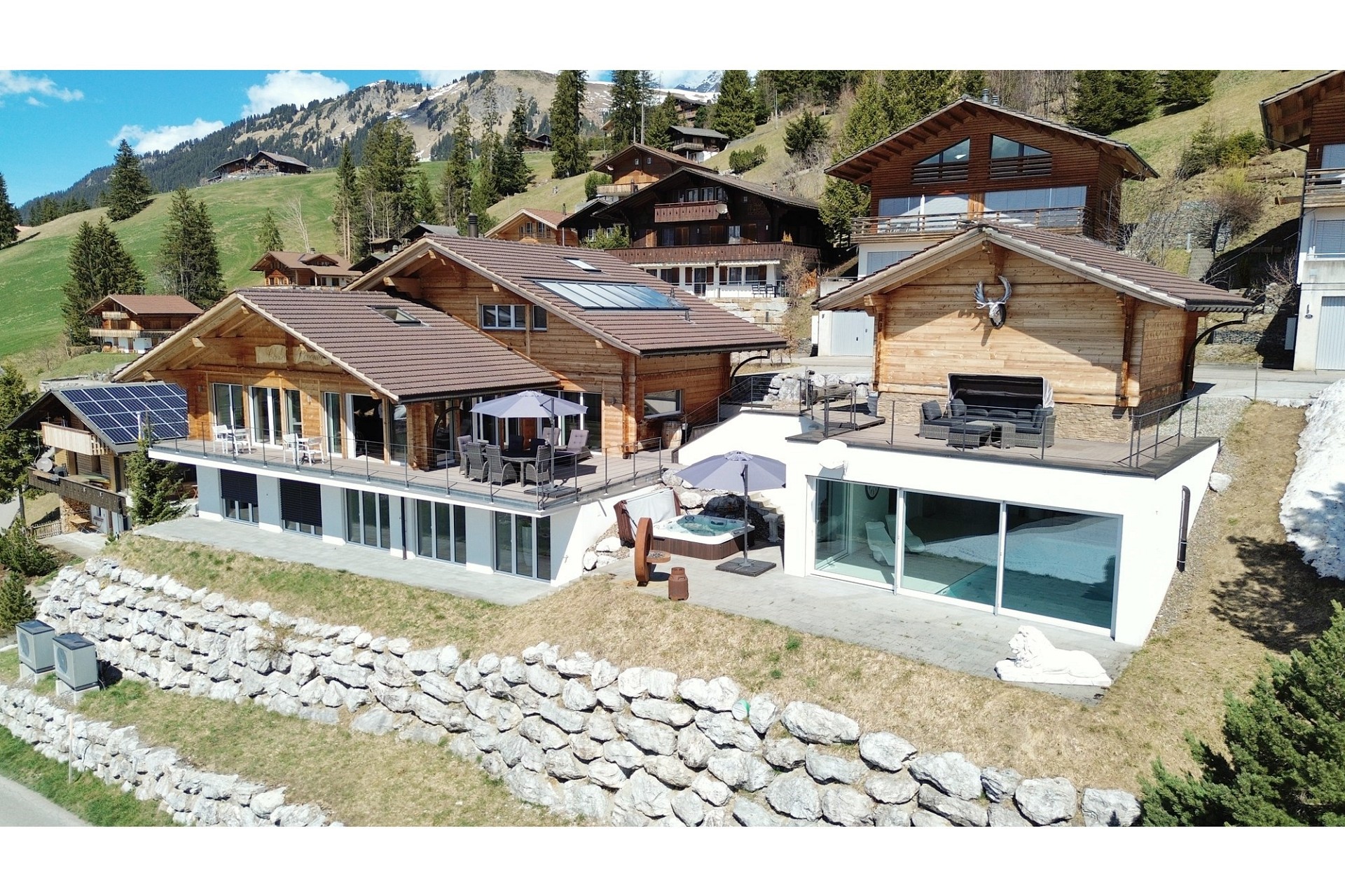 Alpen-Chalet mit Terrassen und Whirlpool