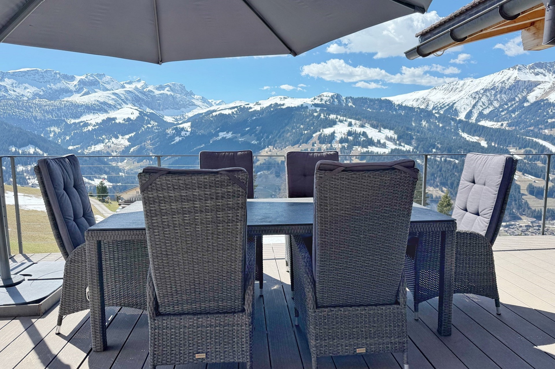 Terrasse mit Alpenpanorama