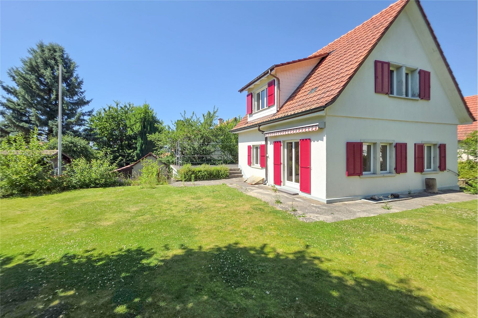 Einfamilienhaus mit großem Garten