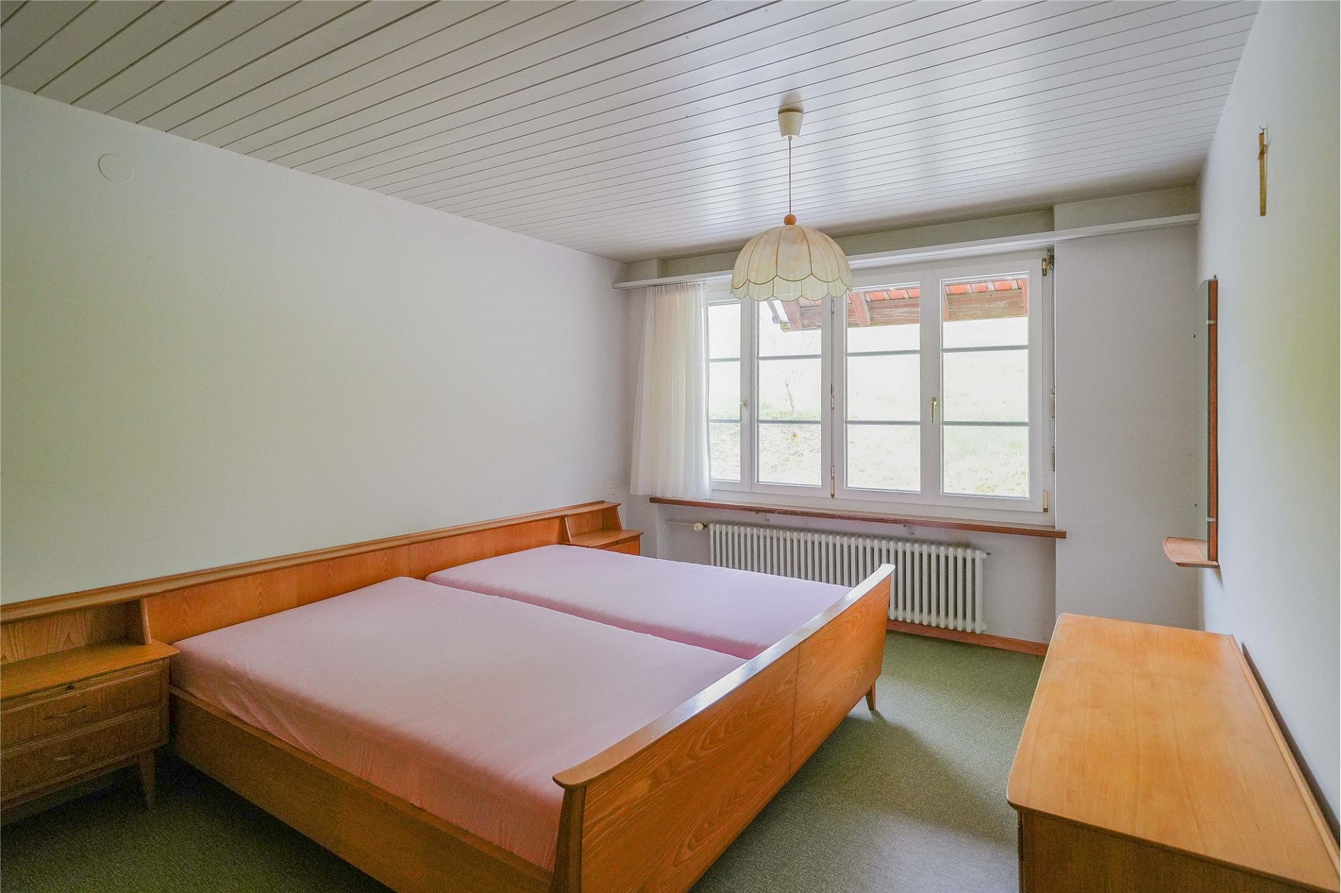 Schlafzimmer mit Doppelbett