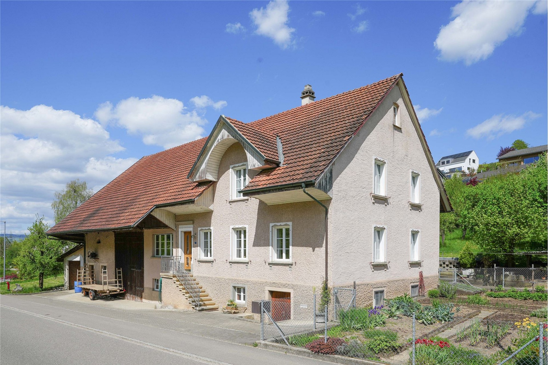 Ländliches Einfamilienhaus mit Satteldach