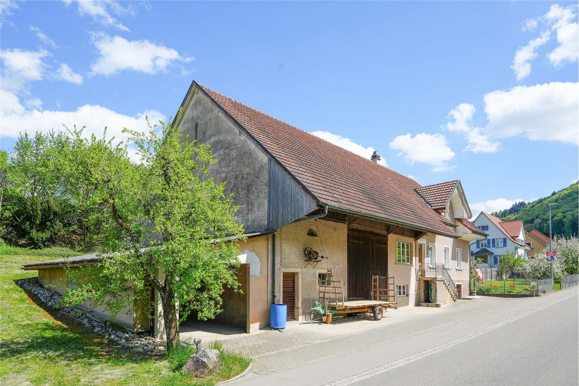Ländliches Wohnhaus mit Scheunenteil