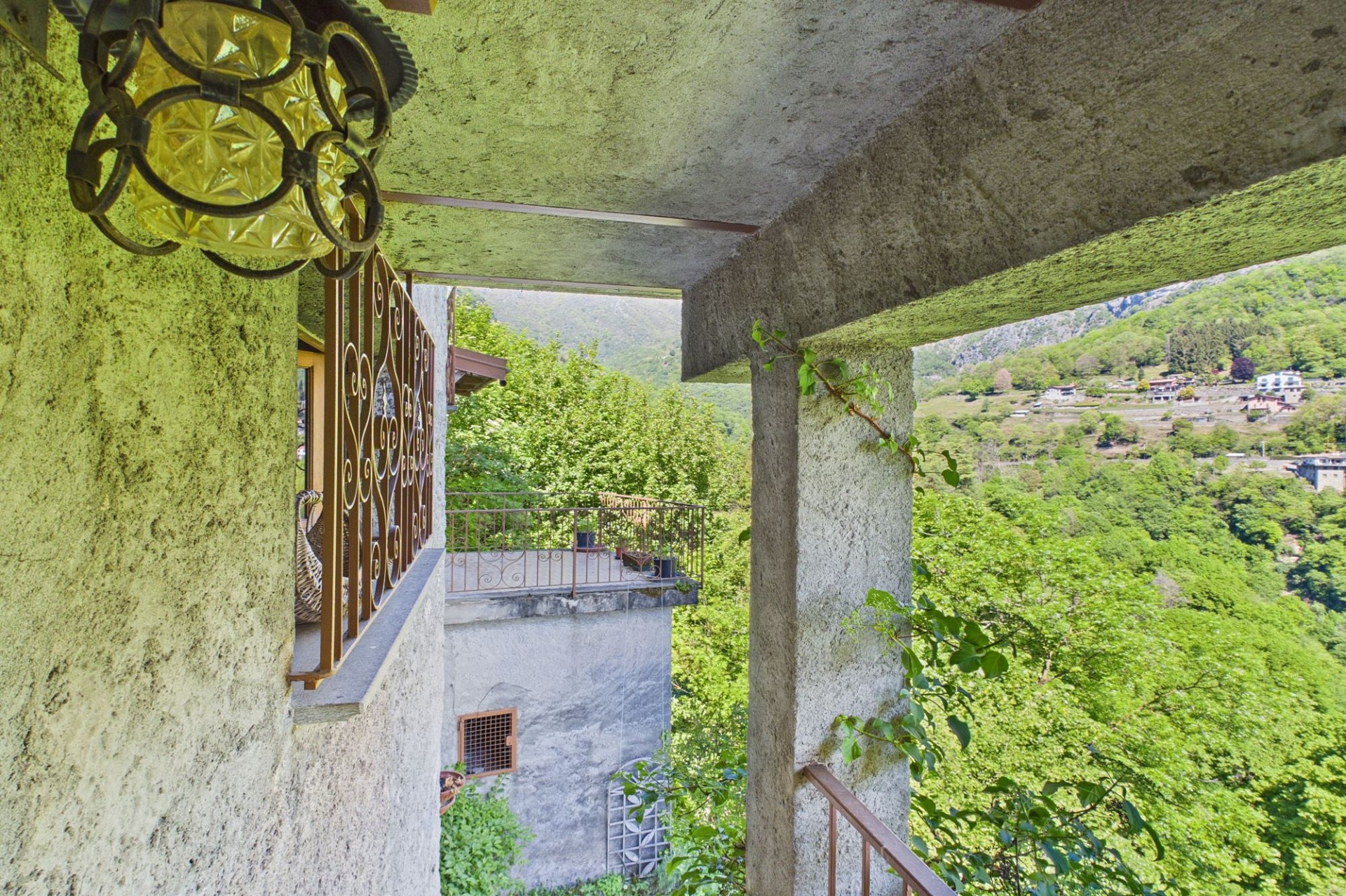 Balkon mit Bergblick