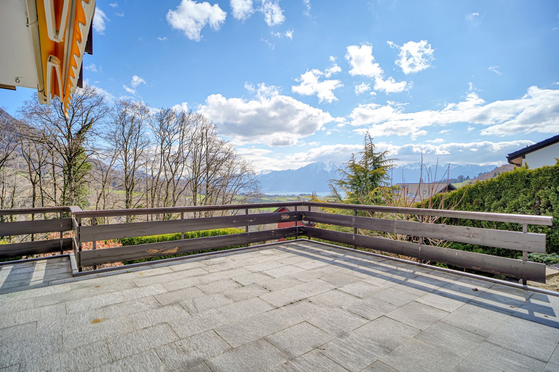 Terrasse mit Panoramablick