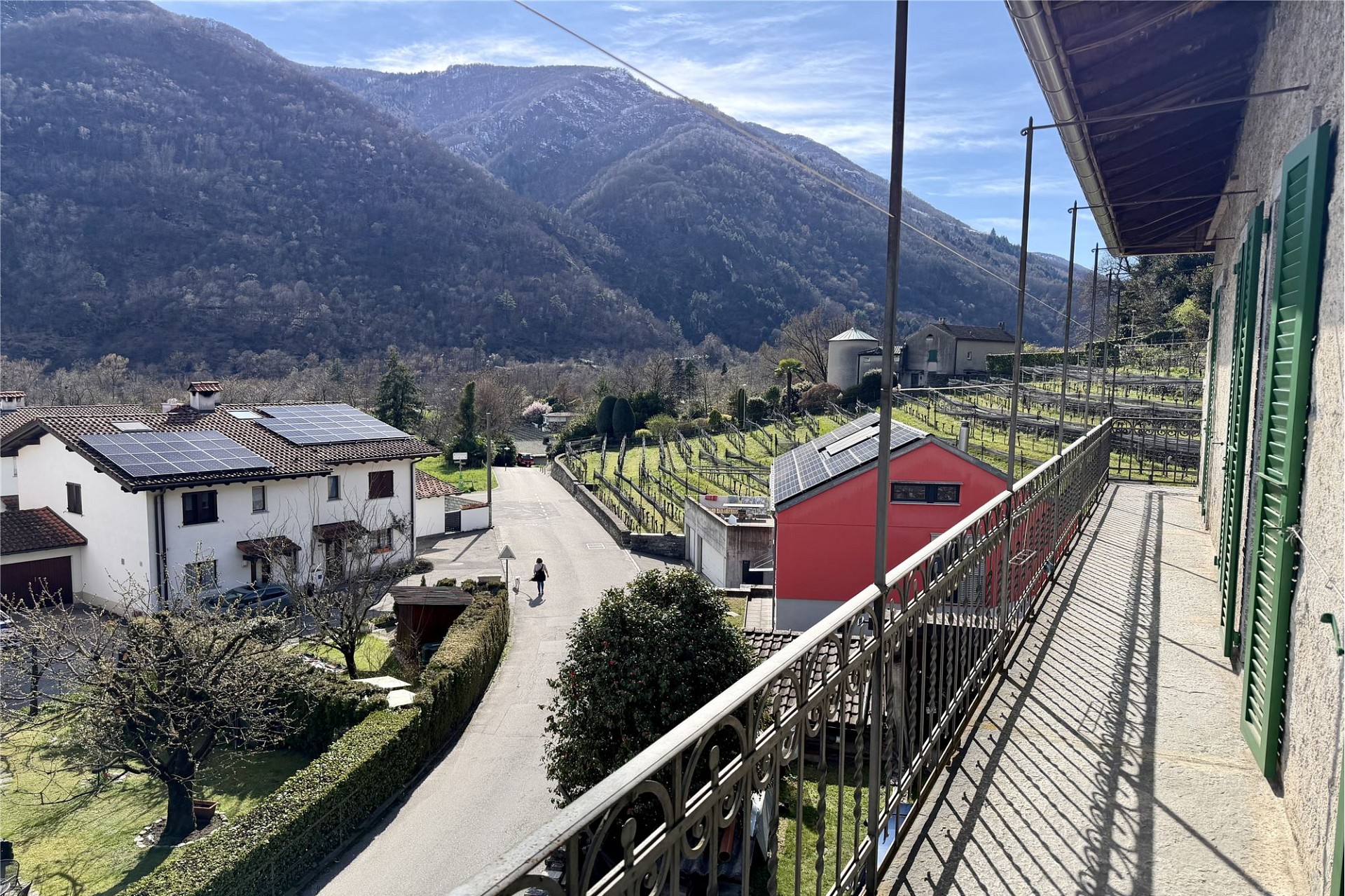 Balkon mit Bergblick
