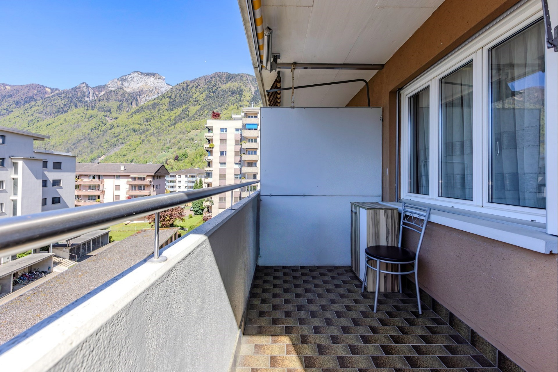 Balkon mit Bergblick