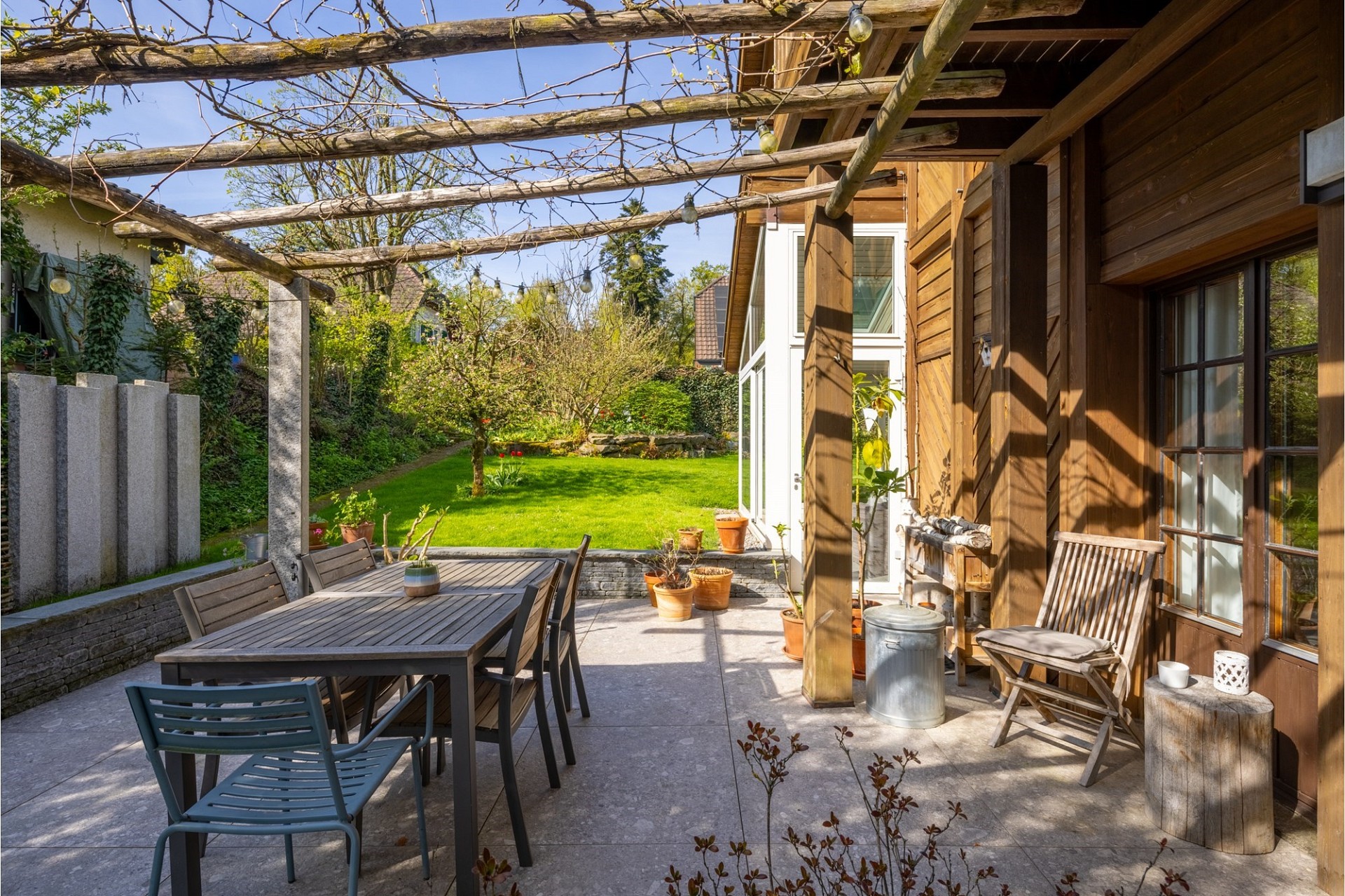 Gartenterrasse mit Pergola
