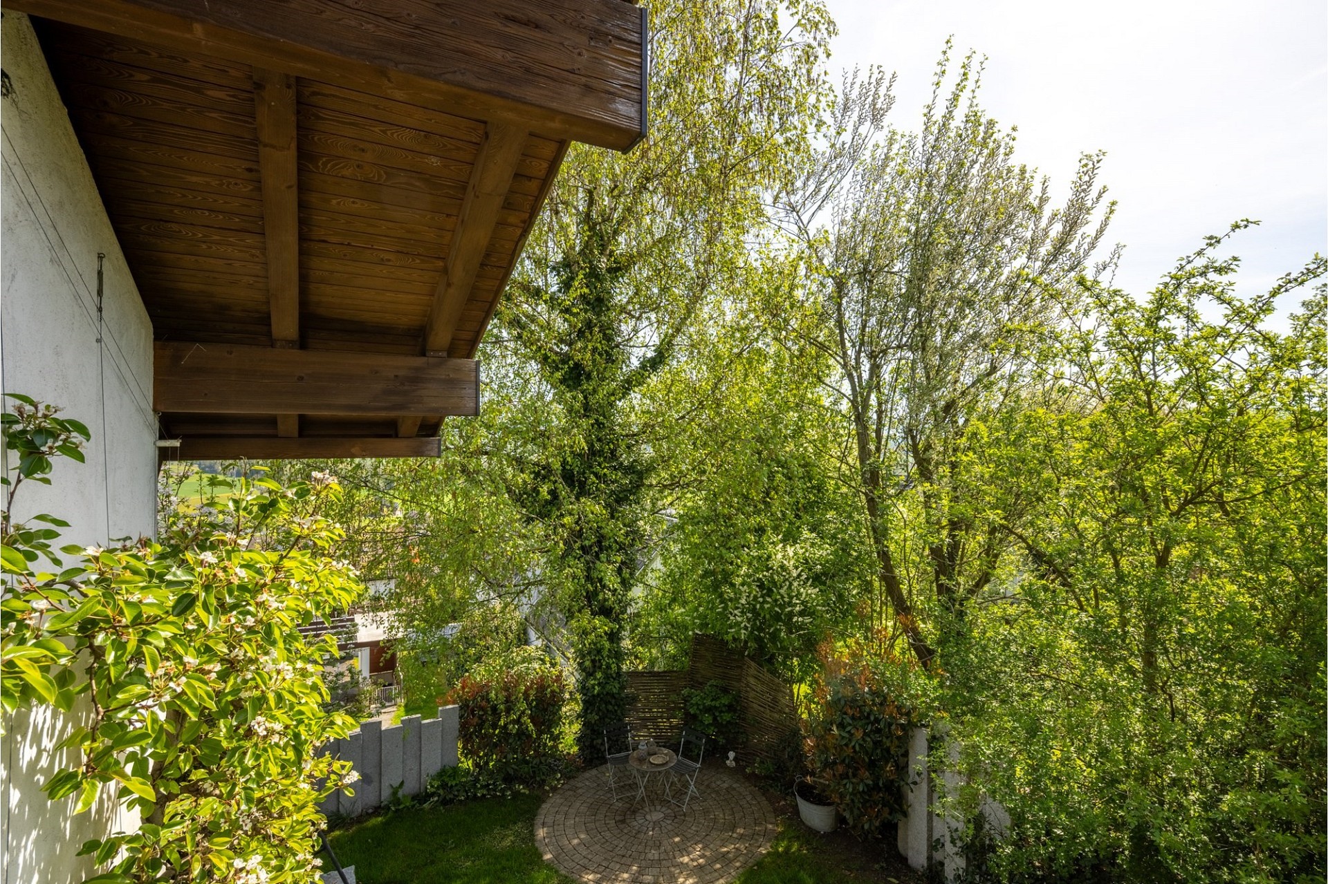 Balkon mit Gartenblick