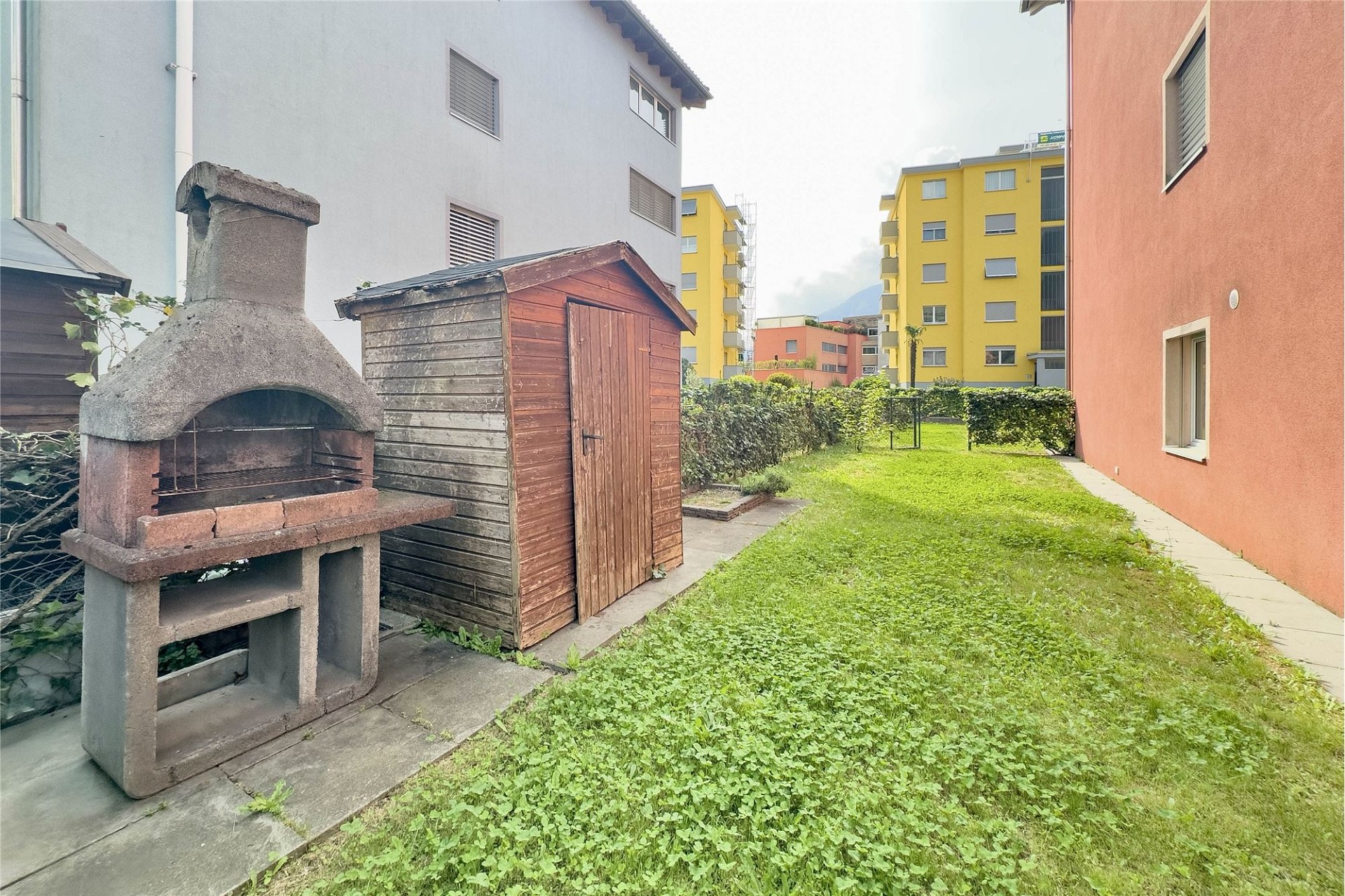 Gemeinschaftsgarten mit Grillplatz