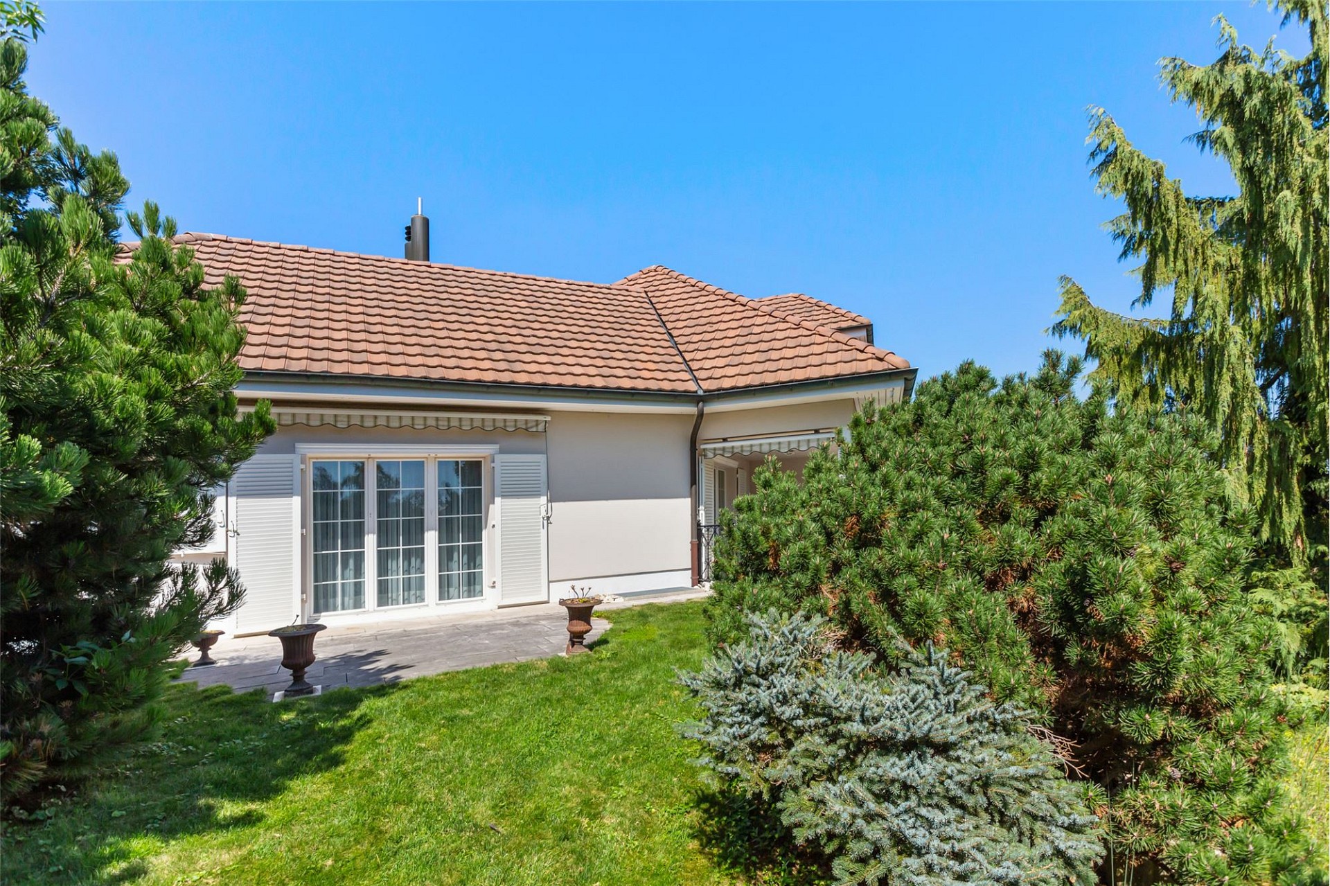 Einfamilienhaus mit Garten und Terrasse