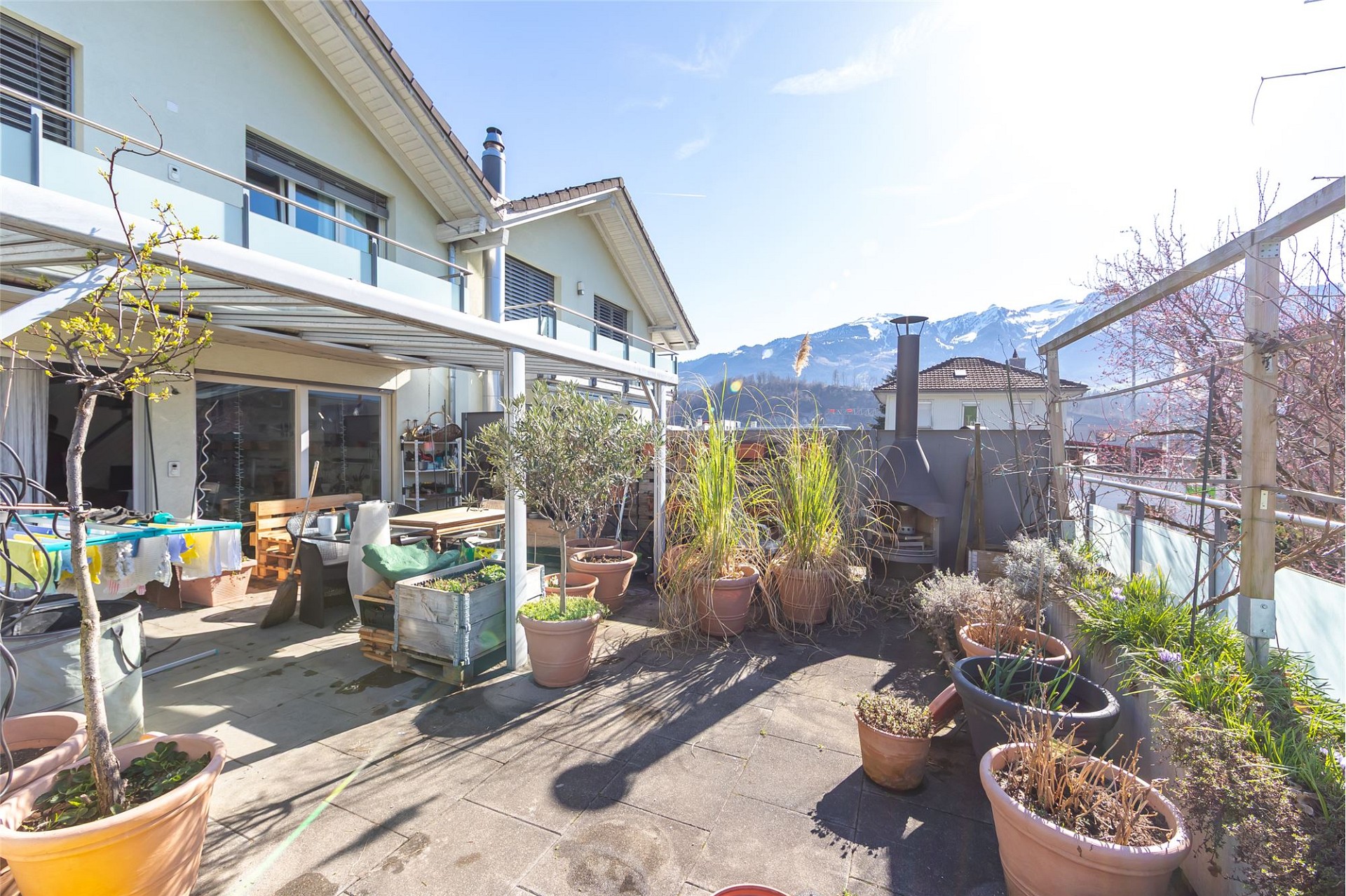 Dachterrasse mit Bergblick