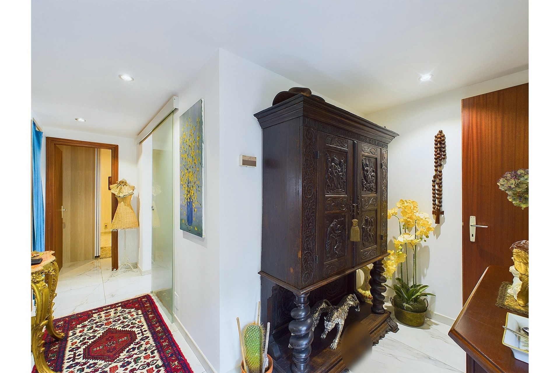 Eleganter Flur mit orientalischen Akzenten
