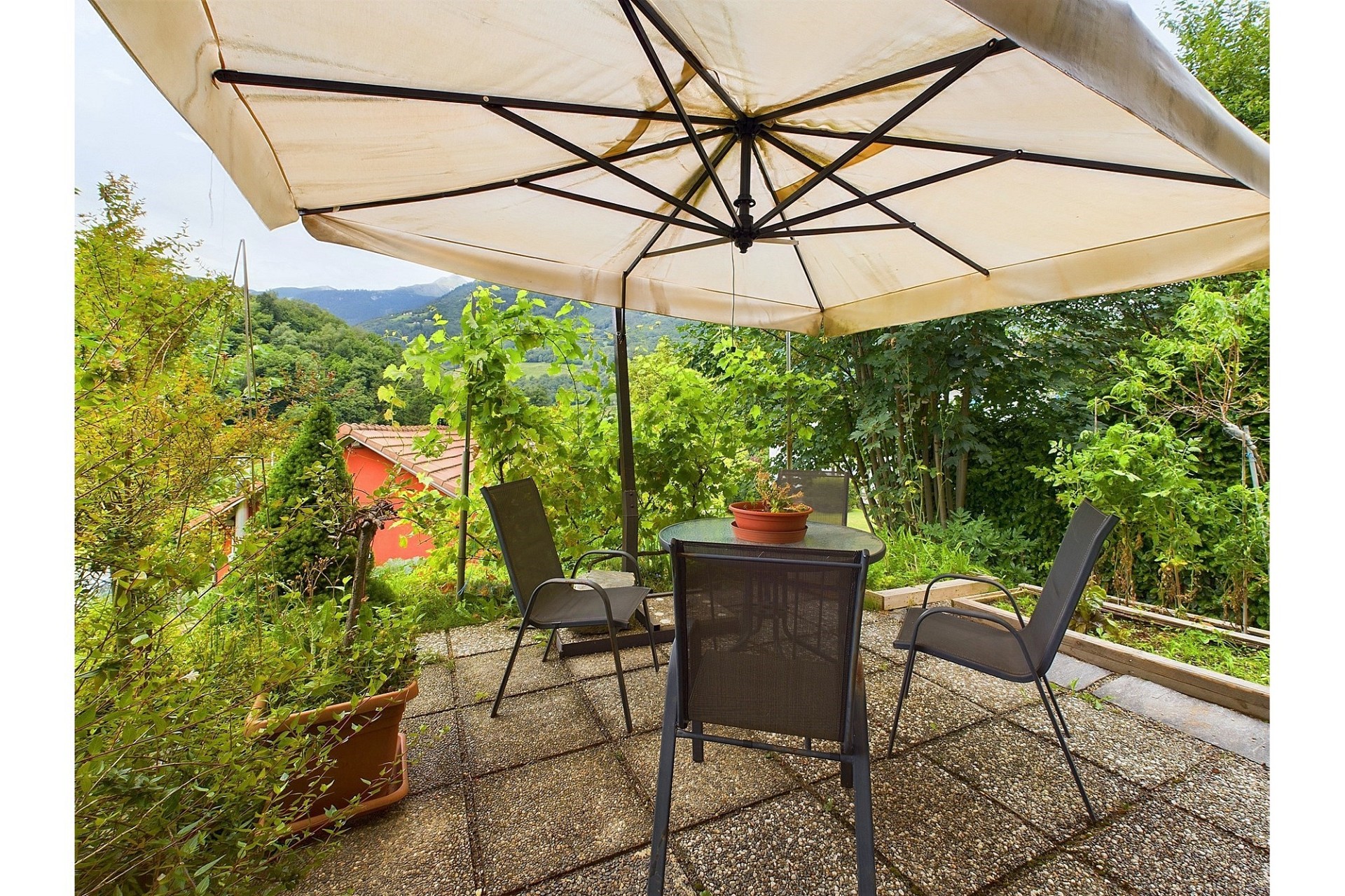 Terrasse mit Bergblick