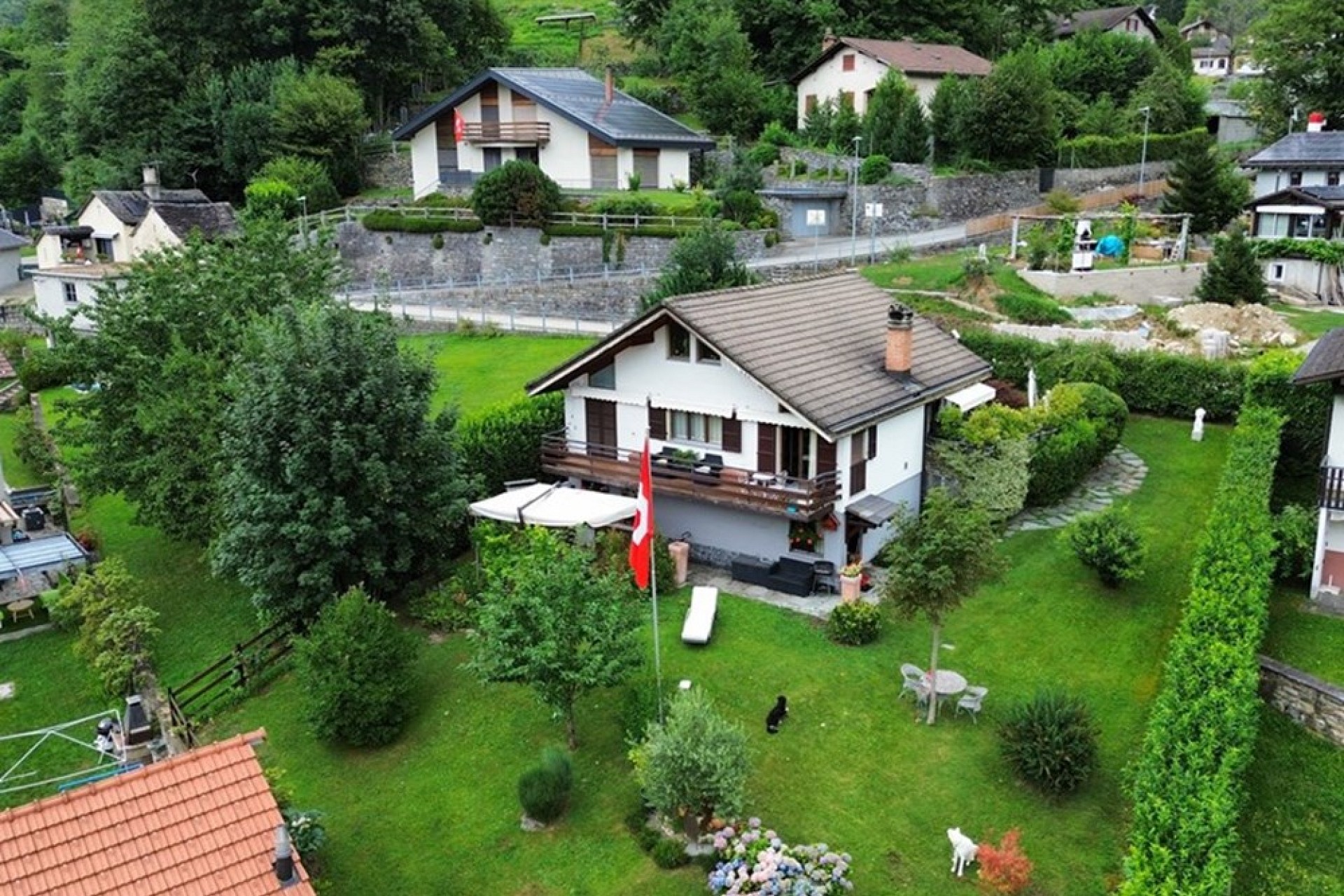 Alpenhaus mit großem Garten