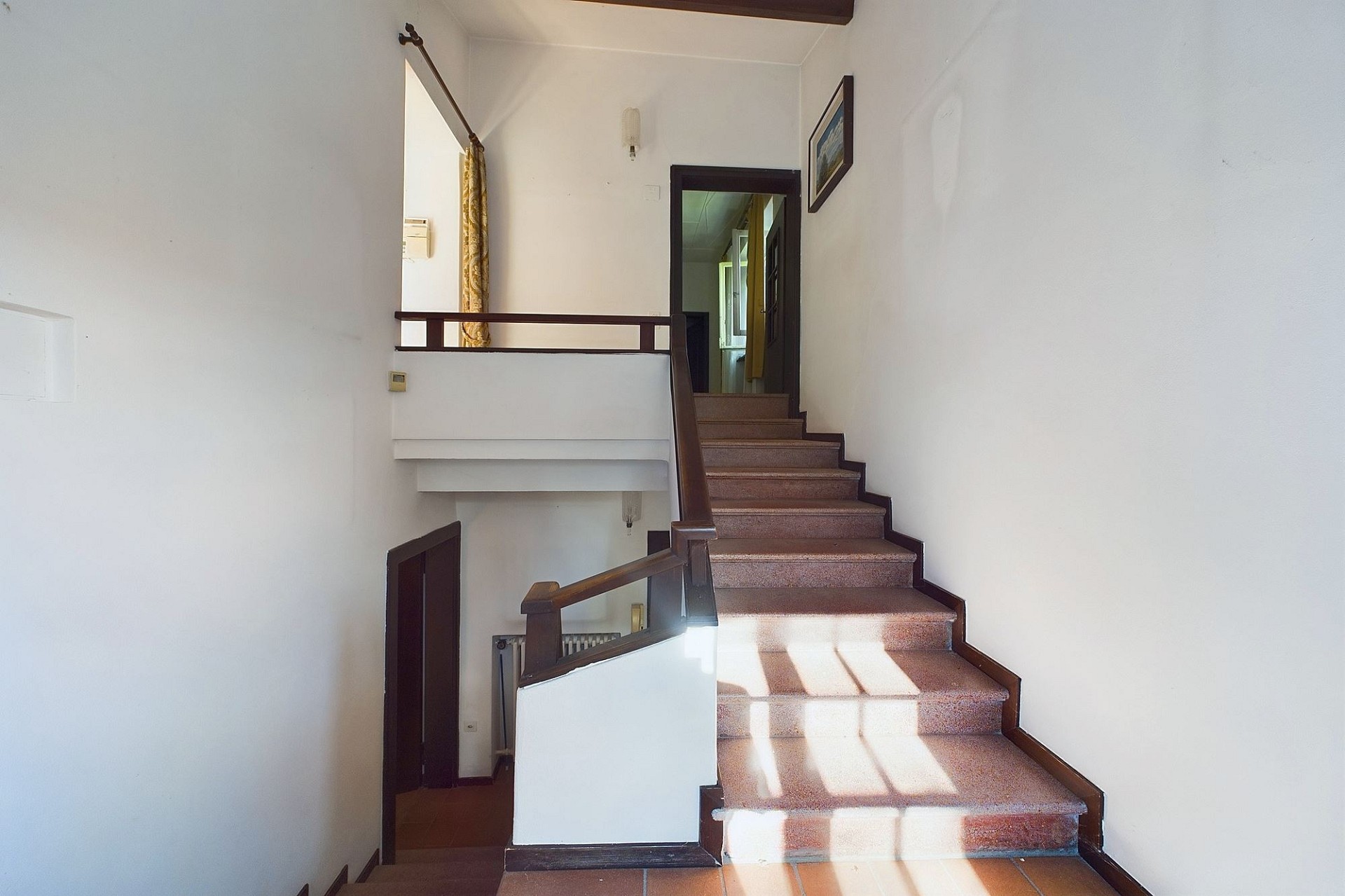 Treppenhaus mit Blick auf oberes Podest