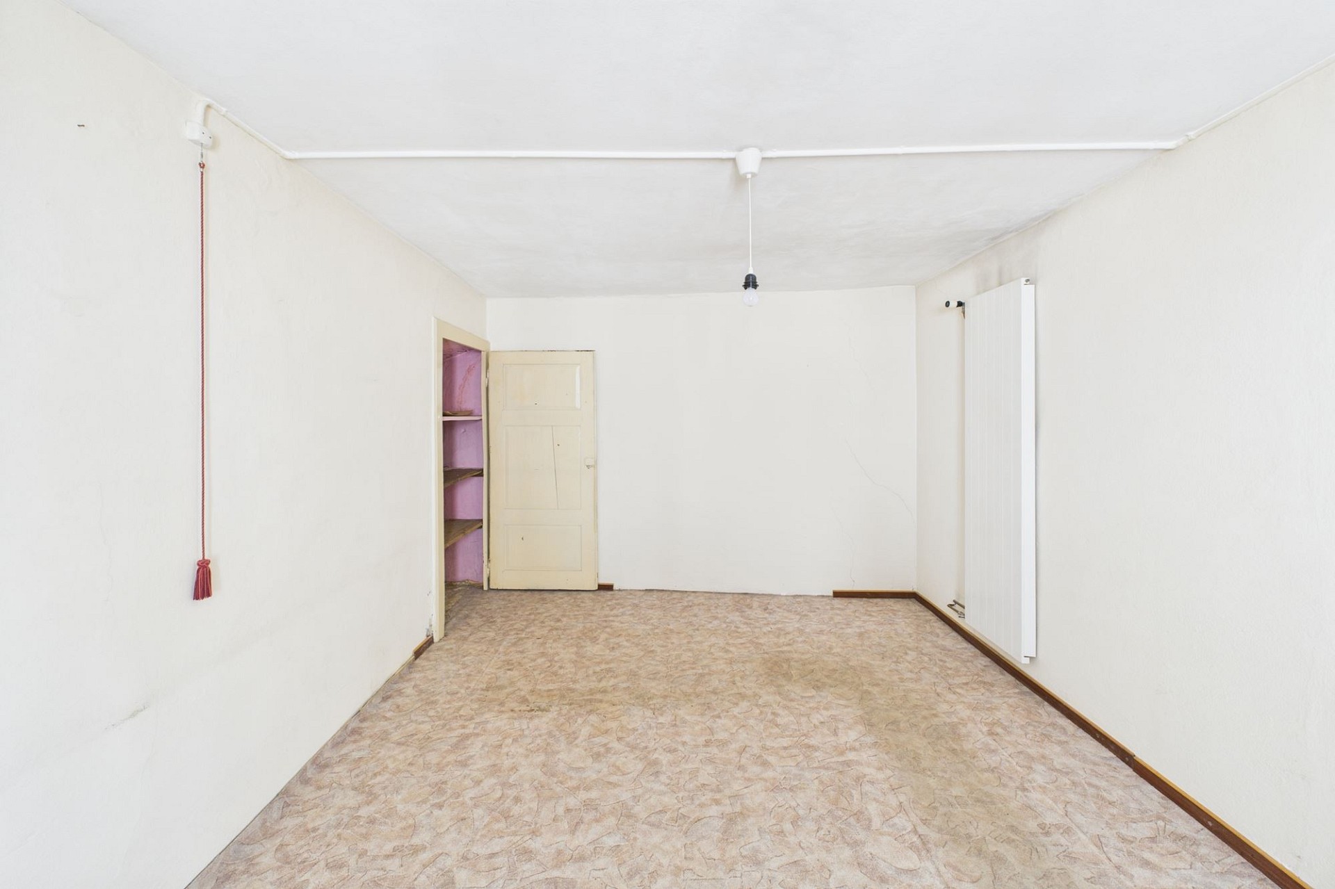 Leerer Raum mit Altbaueindruck