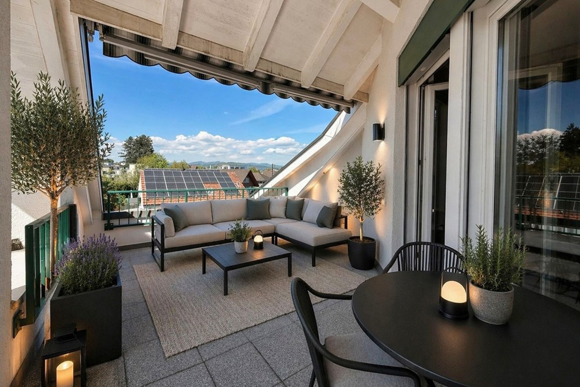 Balkon mit Lounge und Aussicht