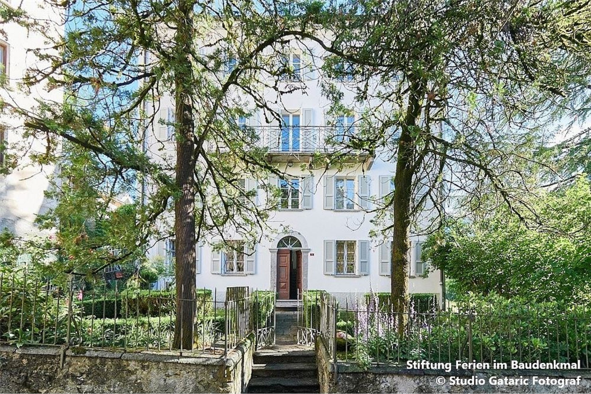 Historische Villa mit Gartenfront