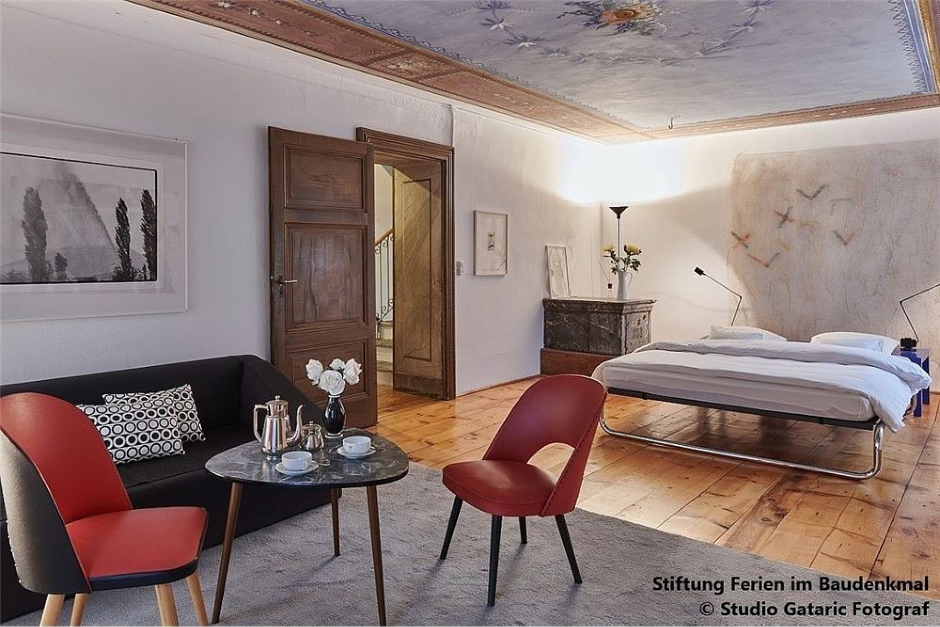 Historisches Schlafzimmer mit Sitzbereich