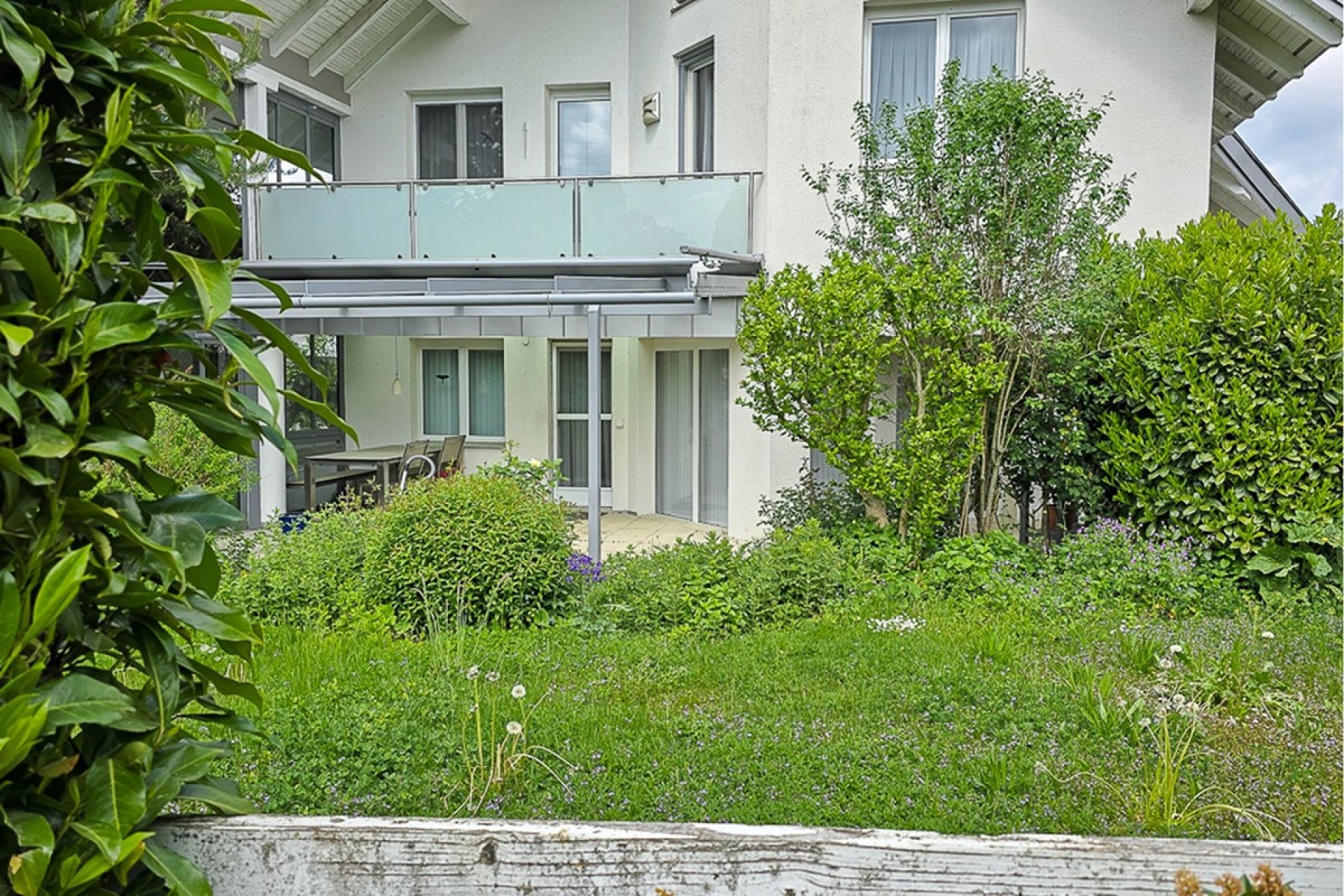 Haus mit Garten und Terrasse