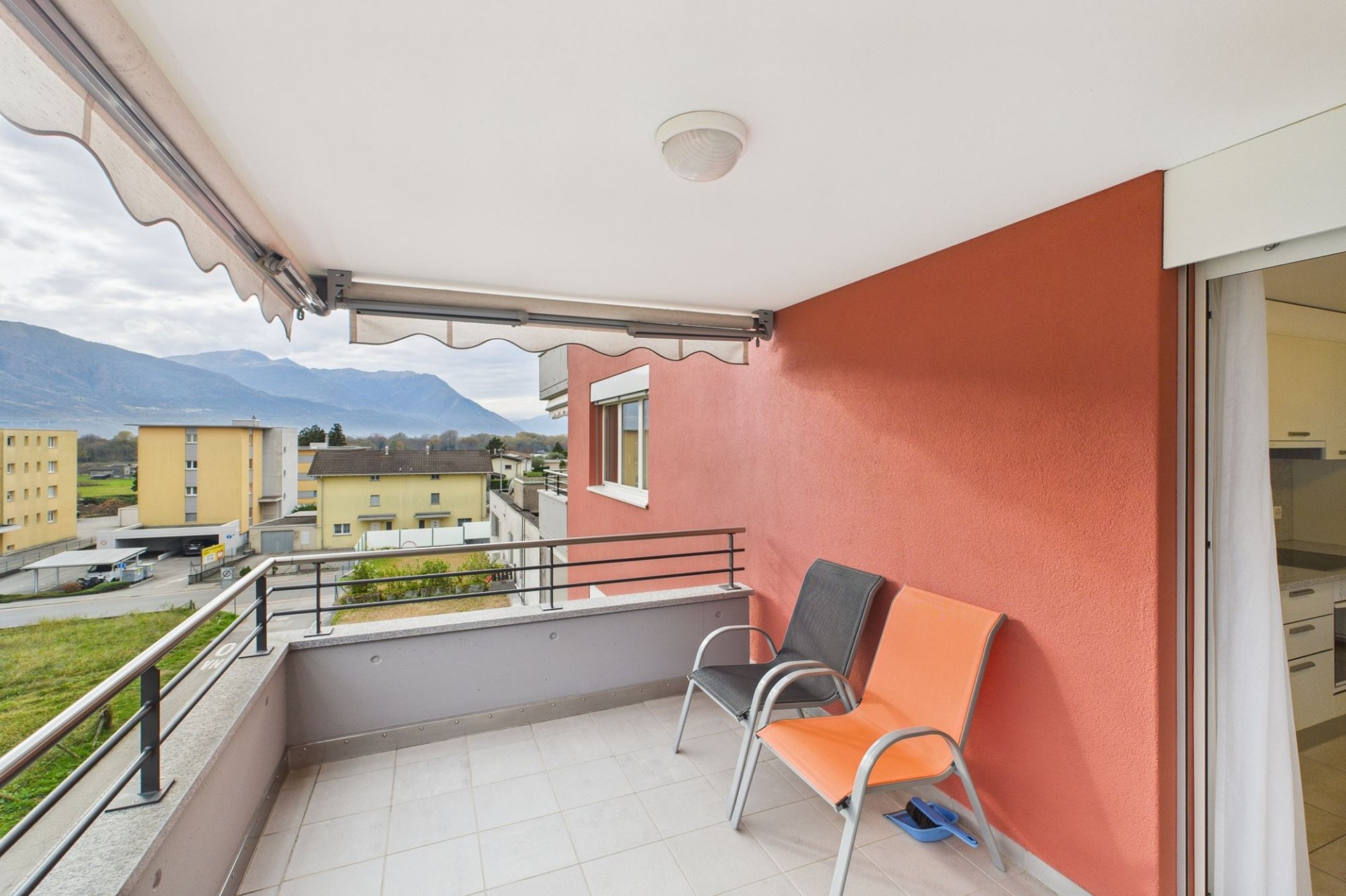 Balkon mit Bergblick