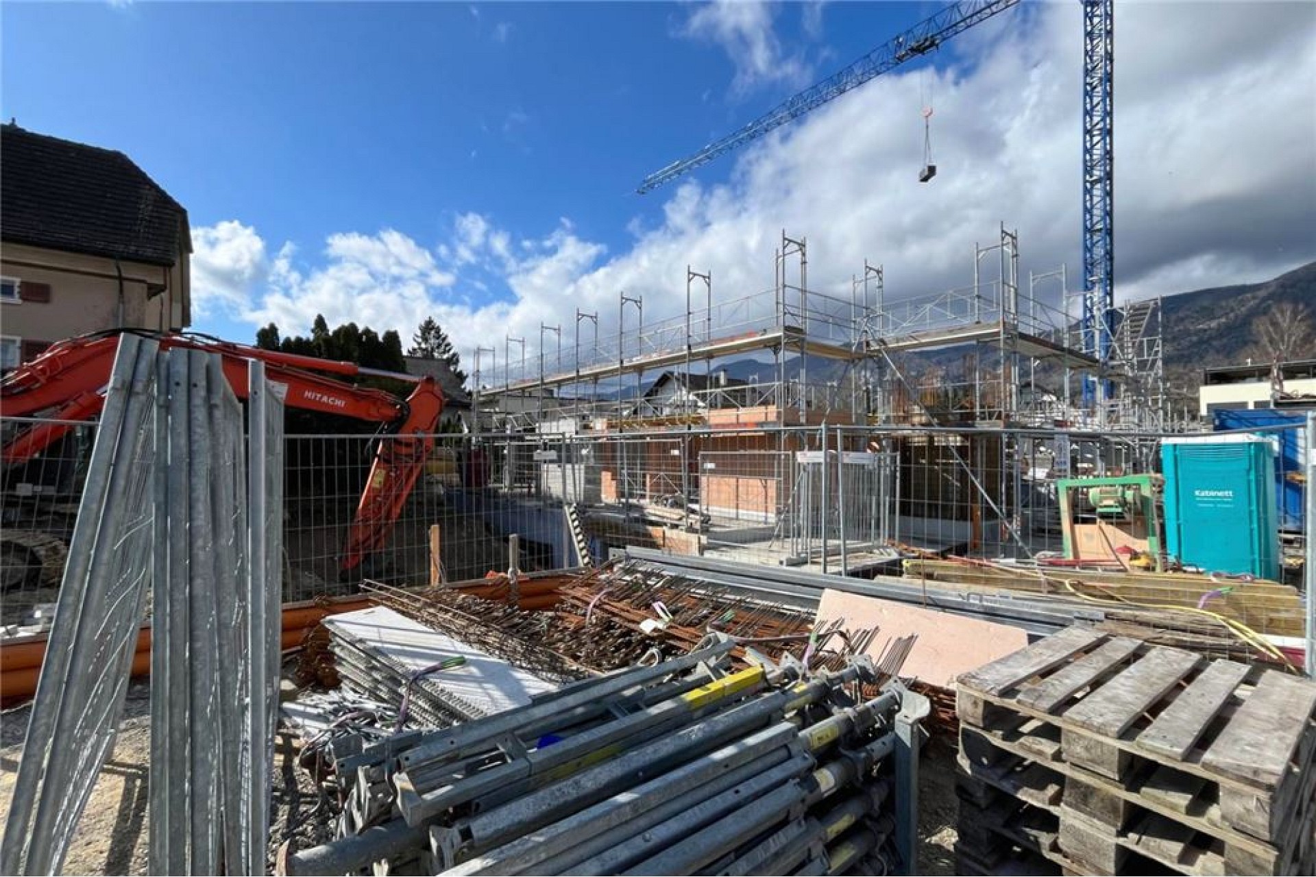 Baustelle eines Gebäudes im Rohbau