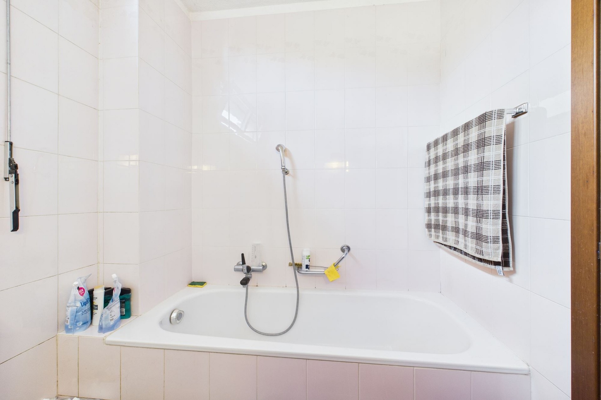 Badezimmer mit Badewanne