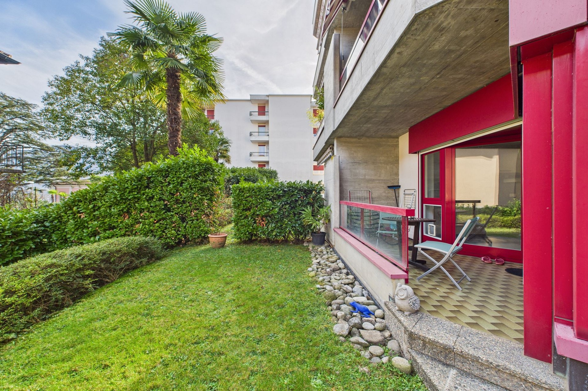 Wohnung mit Garten und Balkon