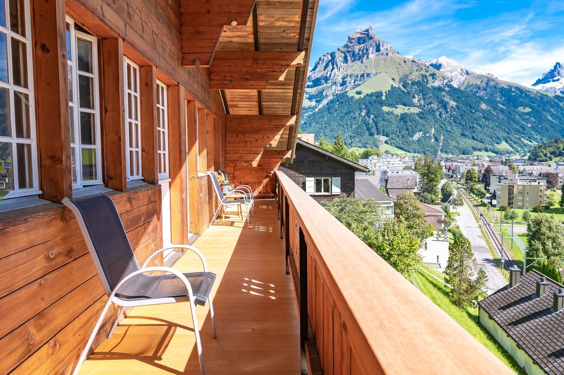 Balkon mit Bergblick