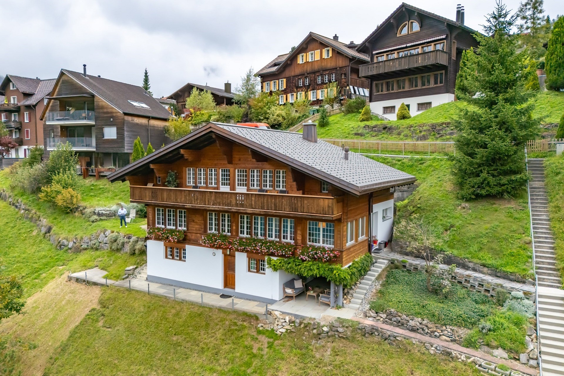 Alpen-Chalet in Hanglage
