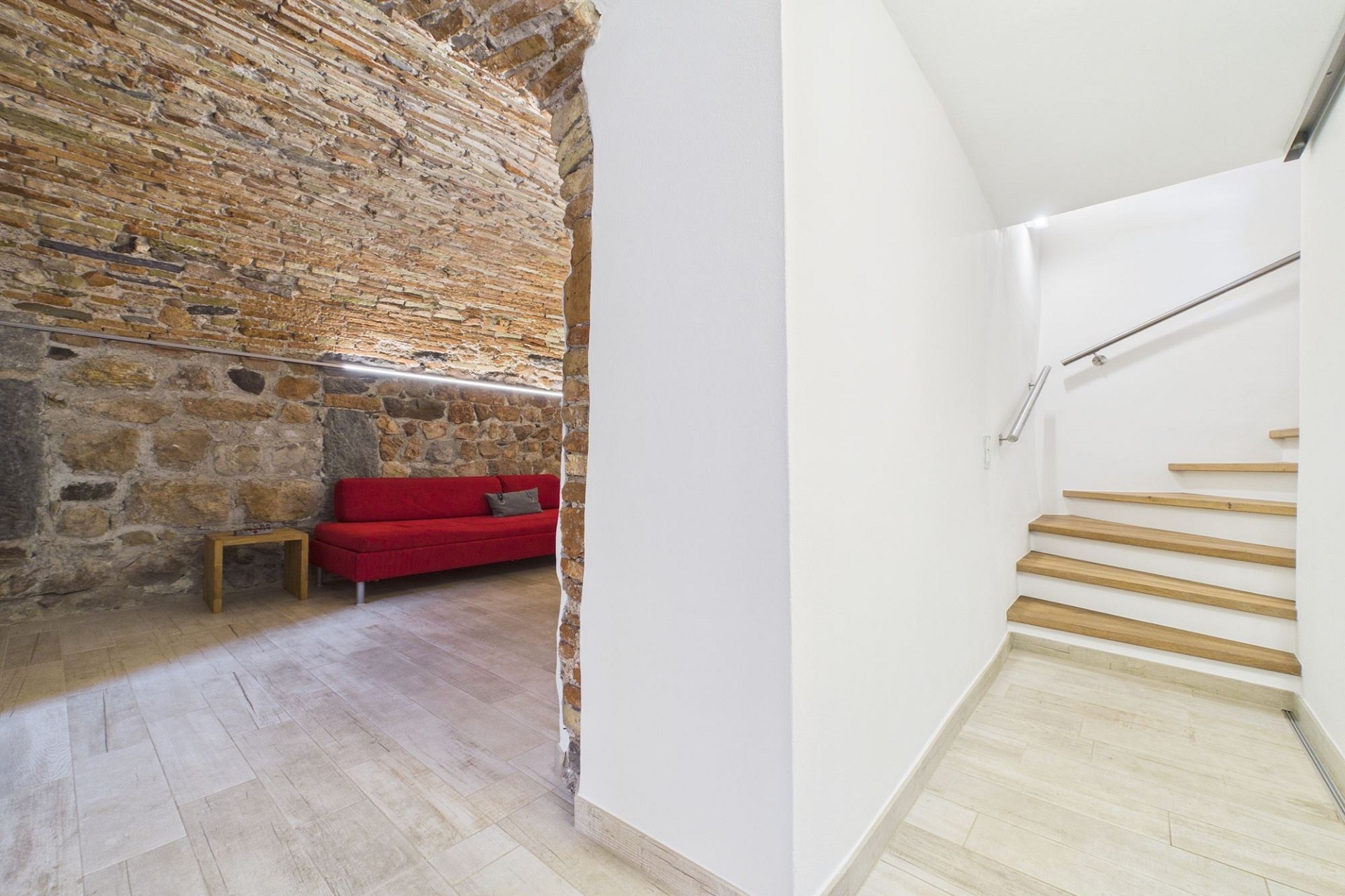 Historischer Innenraum mit Treppe