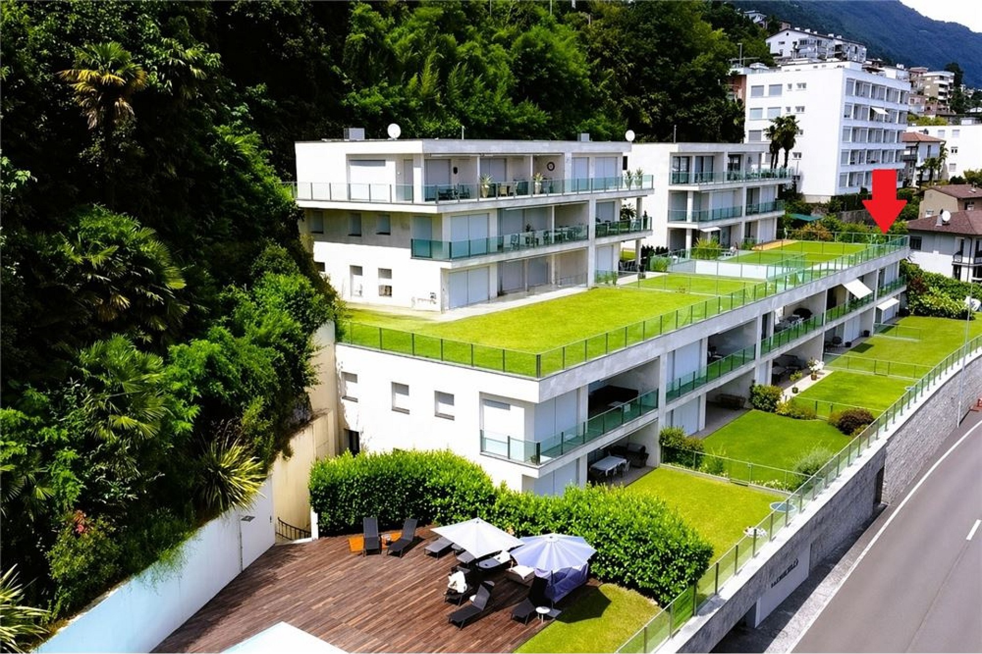 Moderne Wohnanlage mit begrünten Dachterrassen