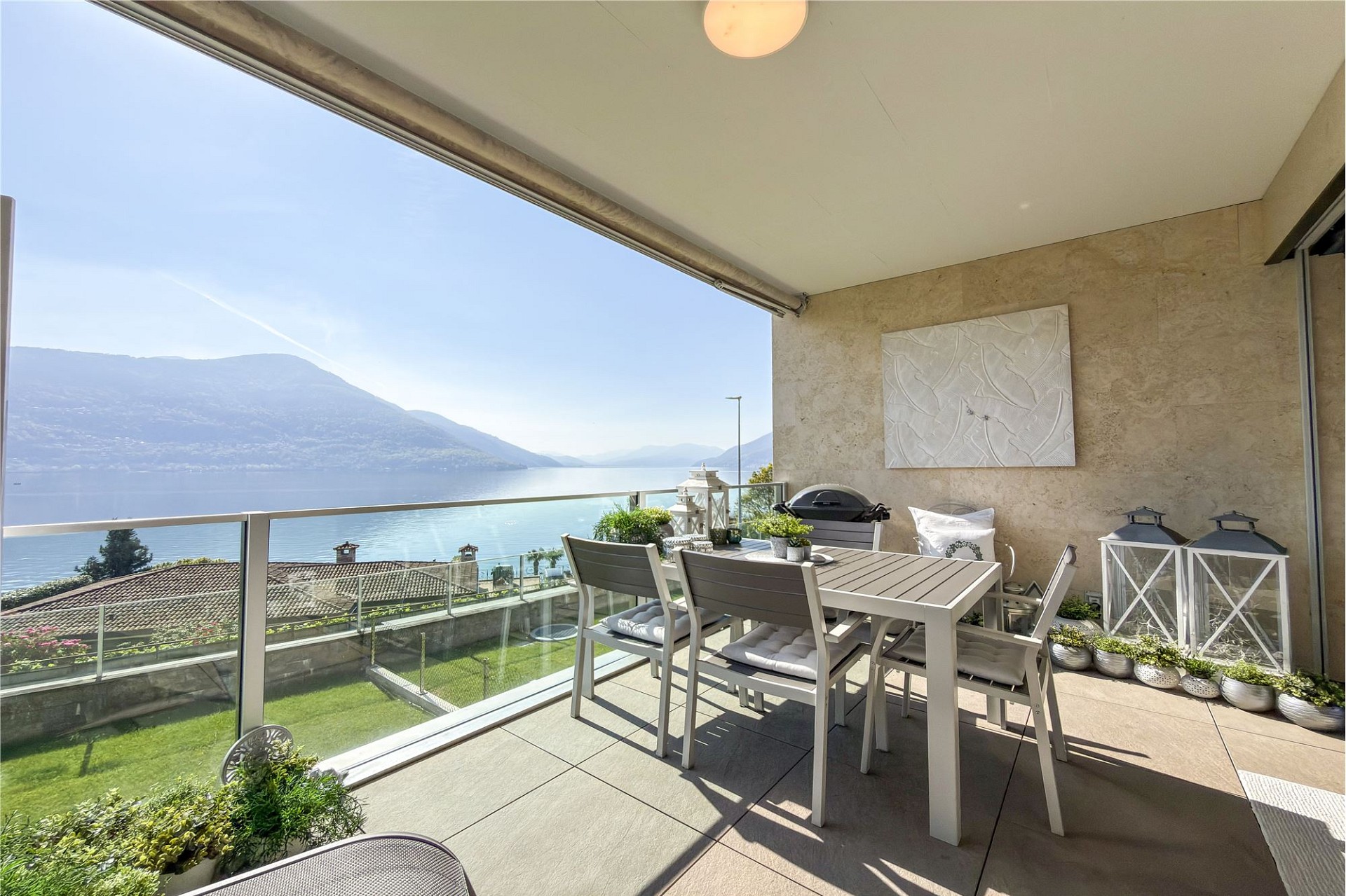 Terrasse mit Seeblick