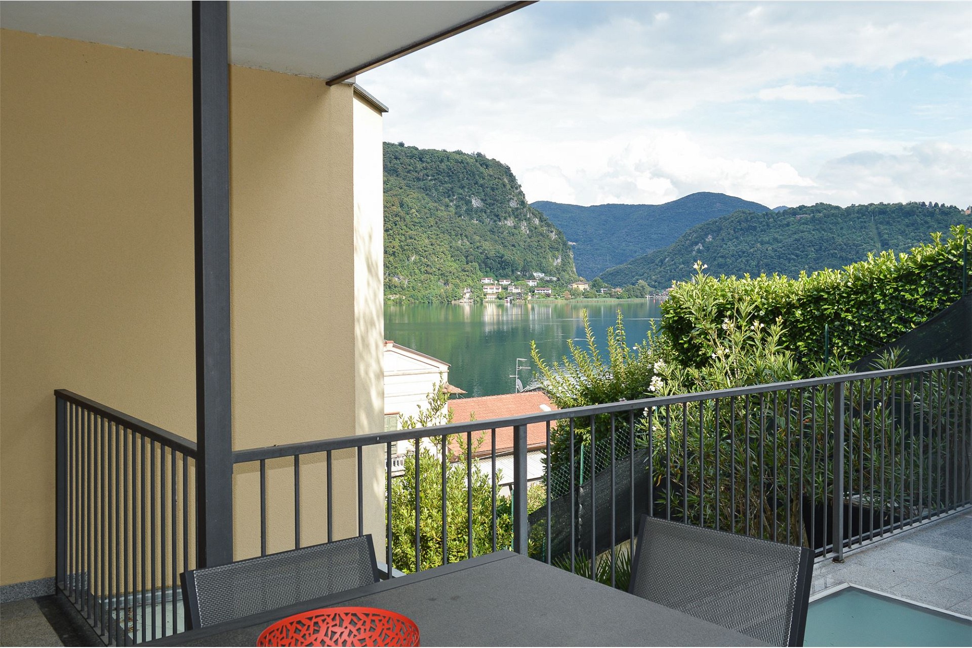 Balkon mit Seeblick