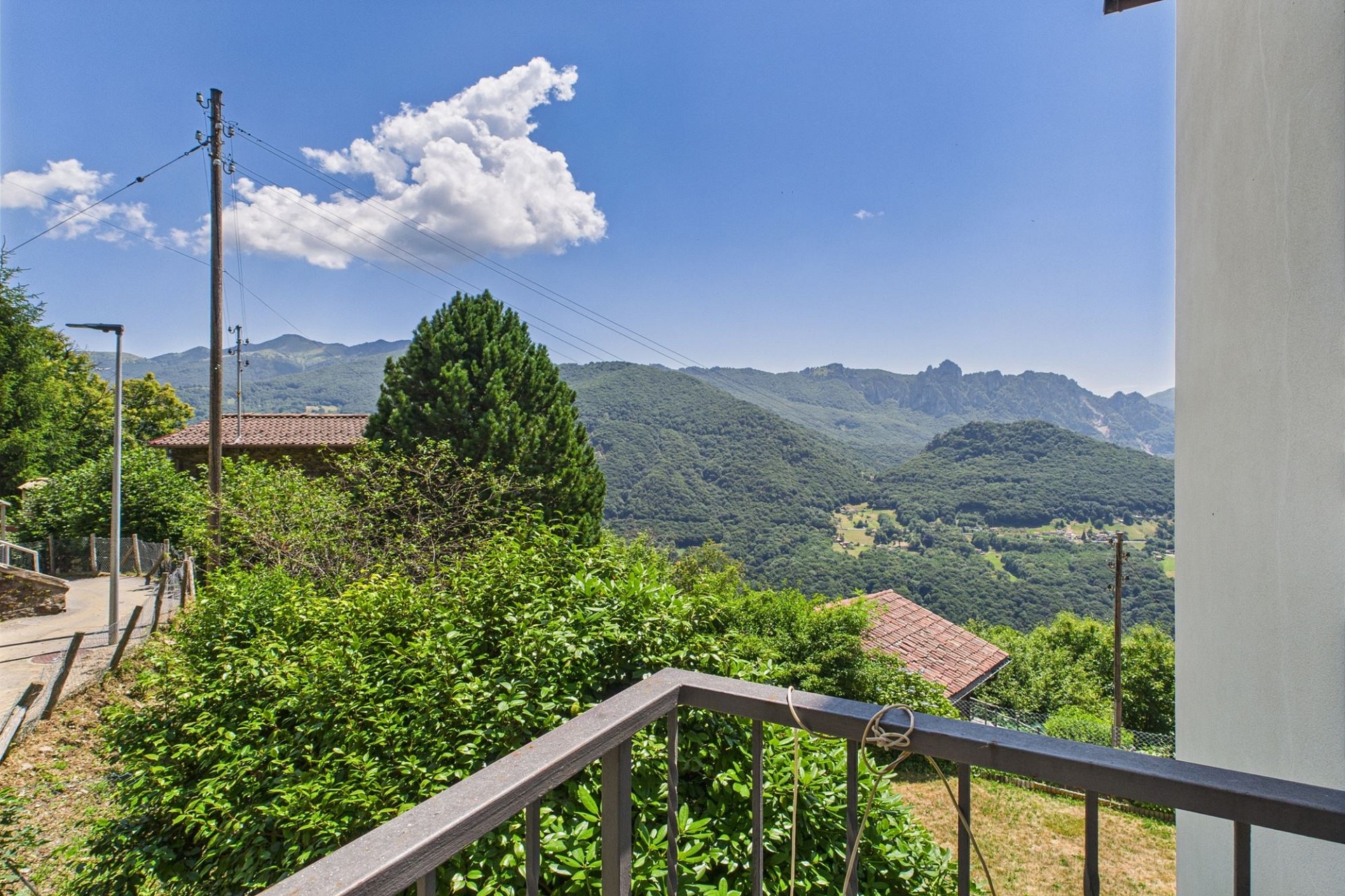 Bergblick von Balkon oder Terrasse