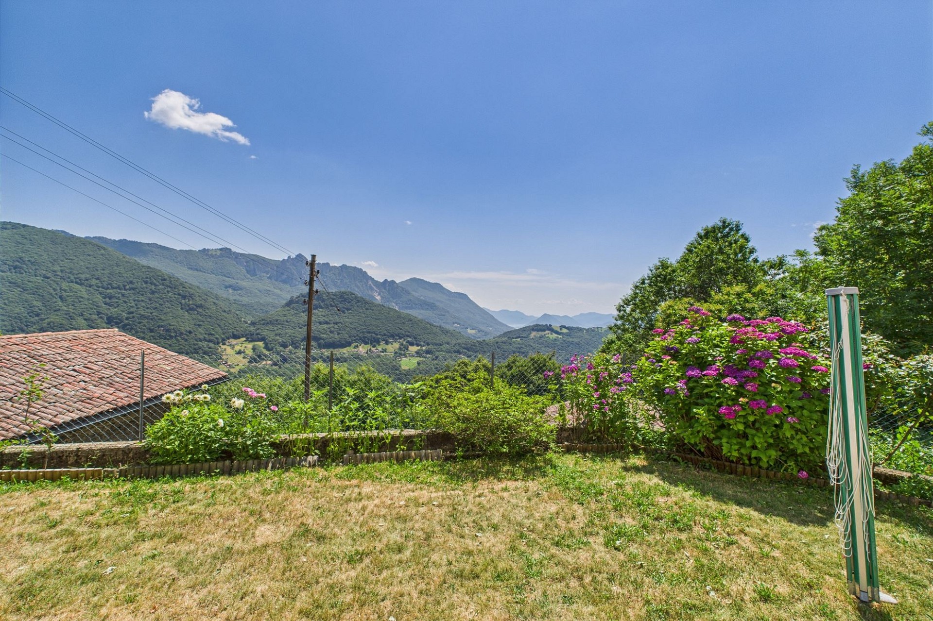Garten mit Bergblick
