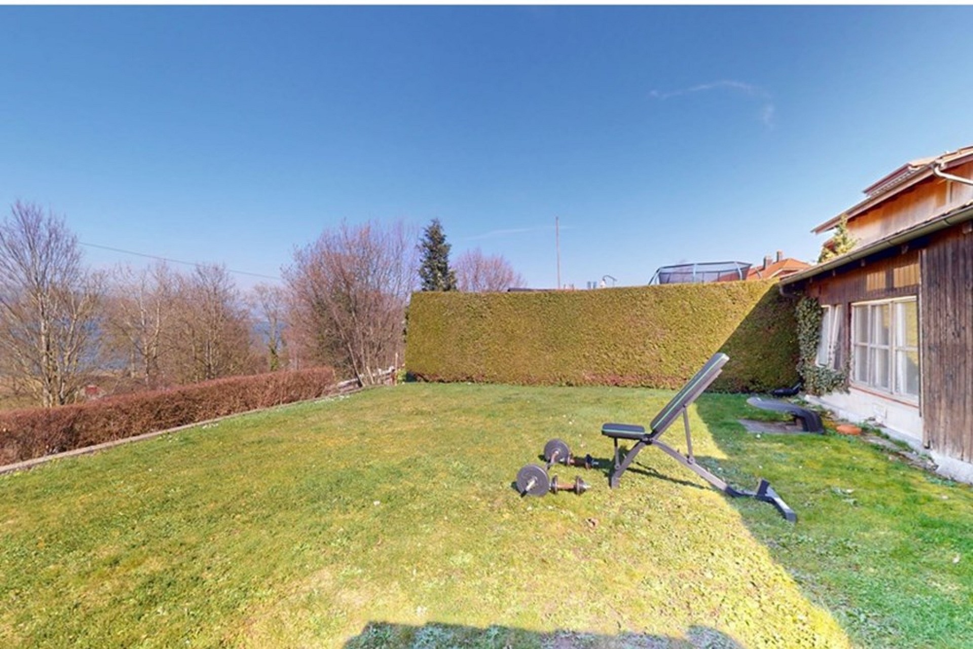Garten mit Liege