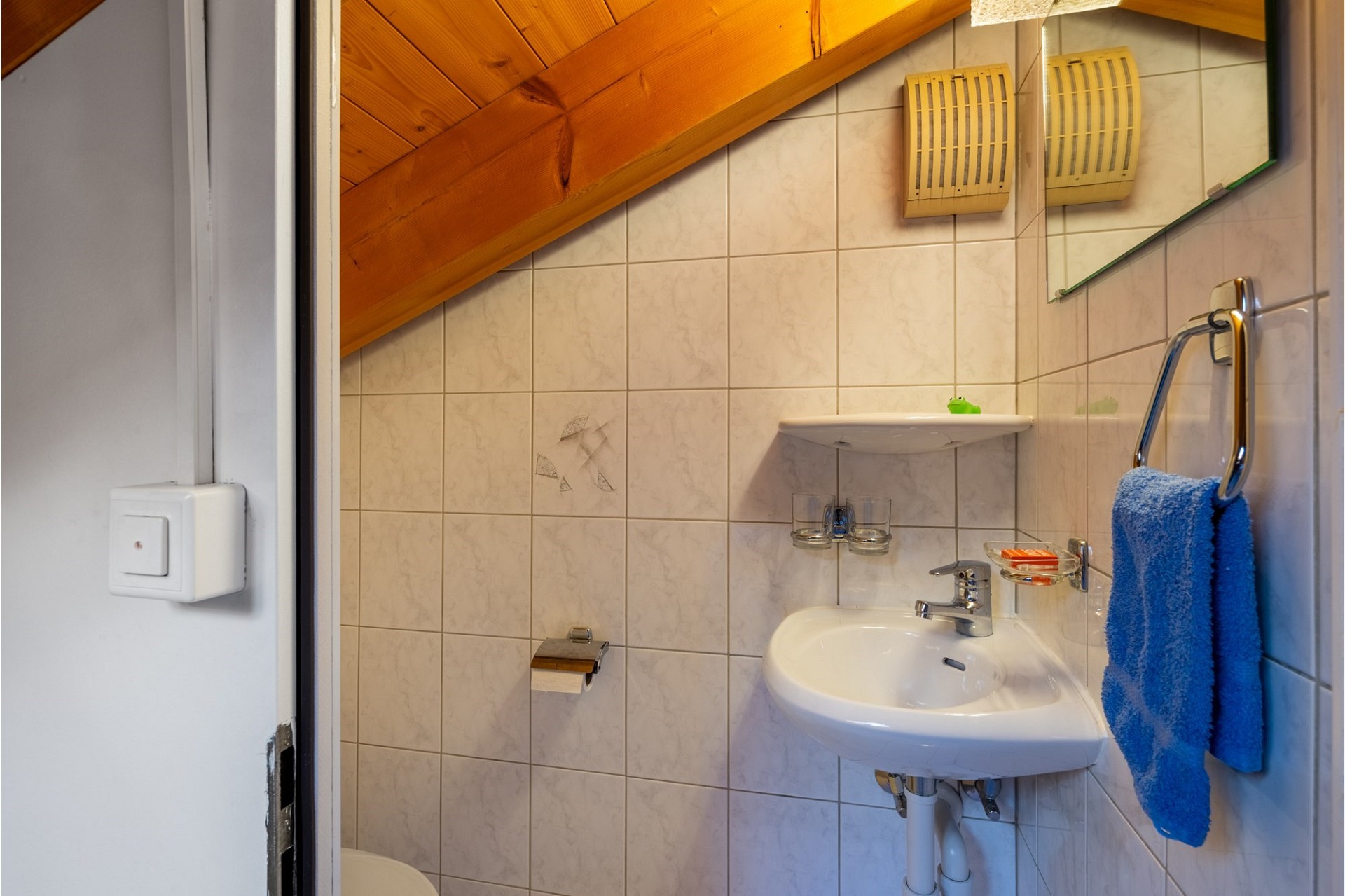 Kleines Bad mit Dachschräge
