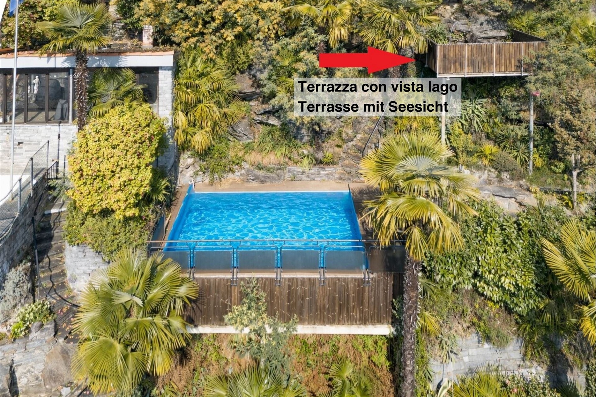 Terrasse mit Pool und Seesicht