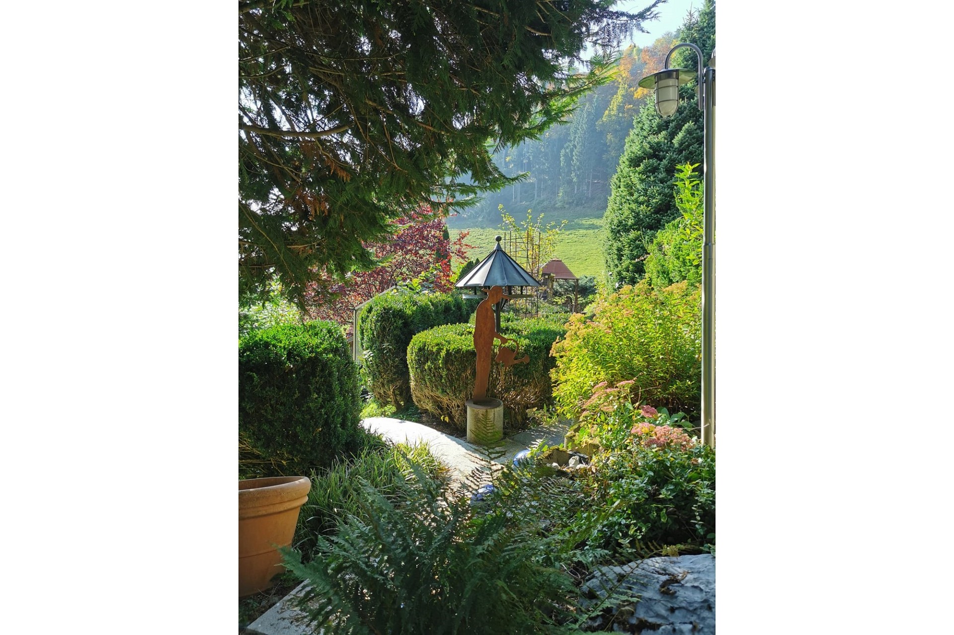 Gartenansicht mit Blick ins Grüne