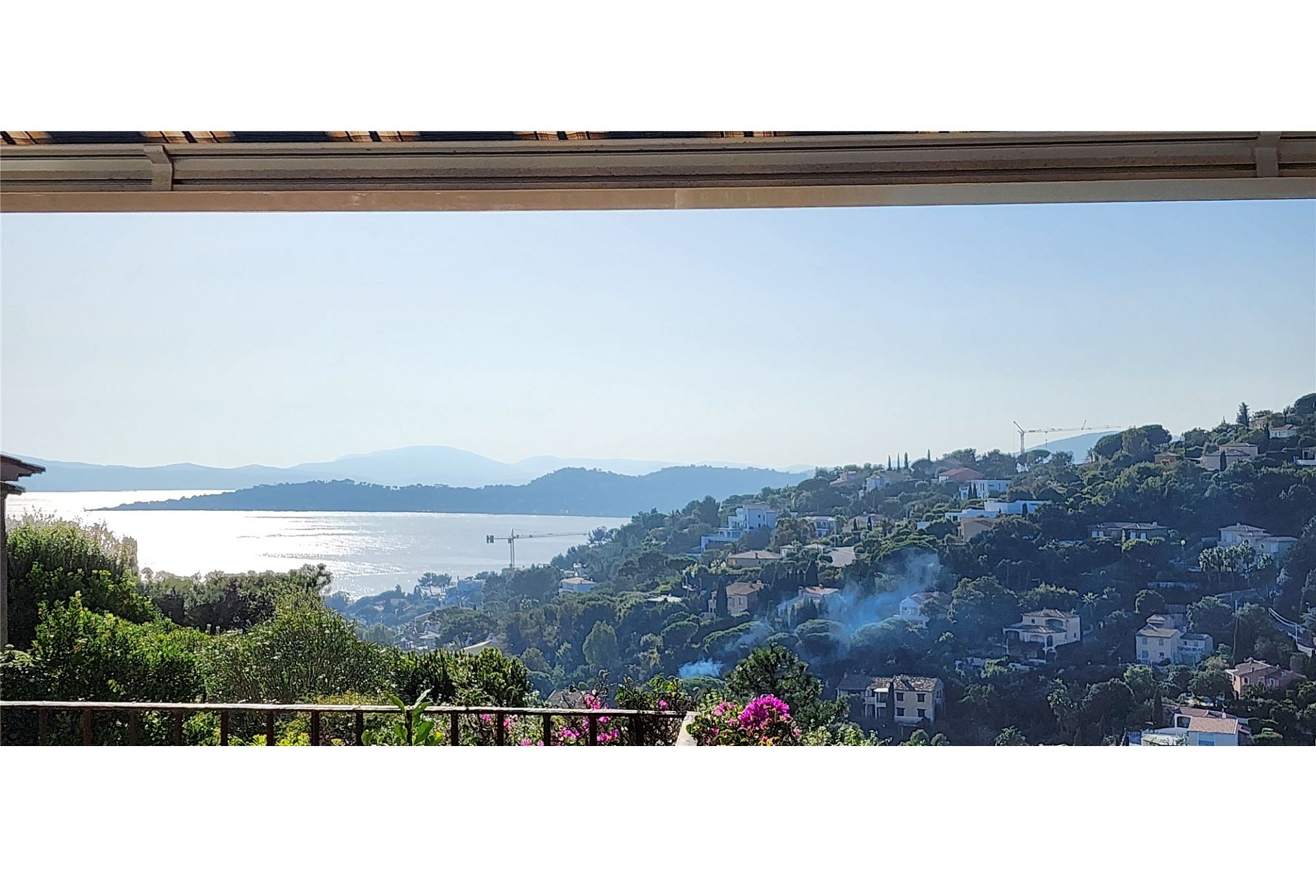 Meerblick von einer Terrasse