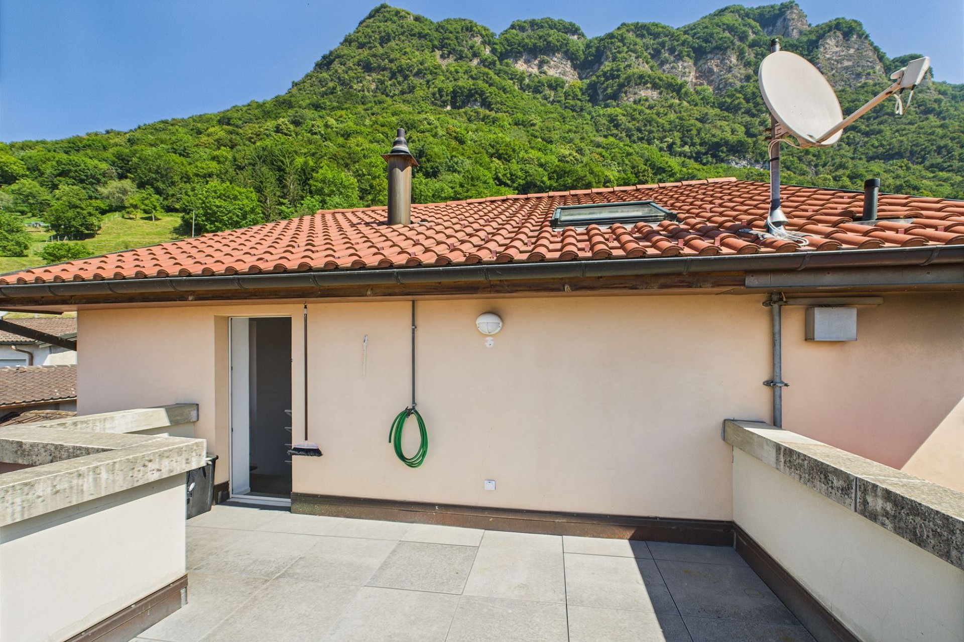 Terrasse mit Bergblick