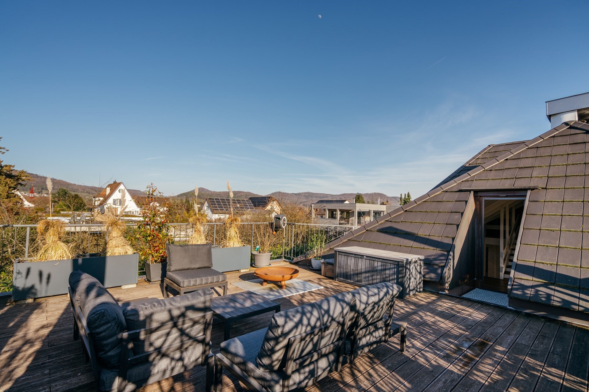 Dachterrasse mit Sitzgruppe und Panoramablick