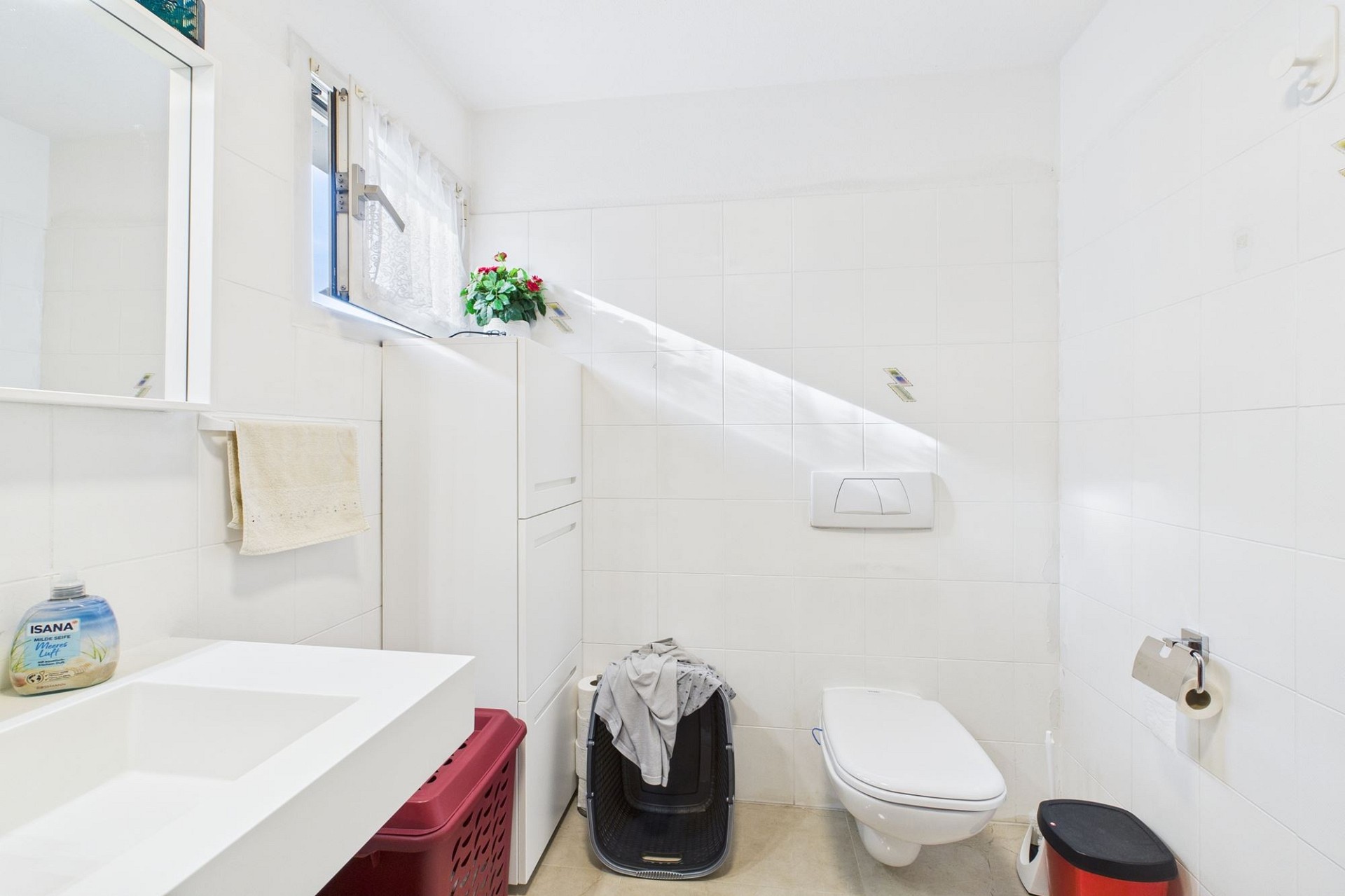 Kleines helles Gäste-WC