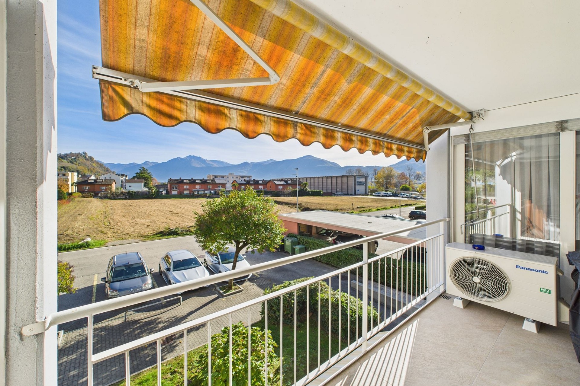 Balkon mit Bergblick