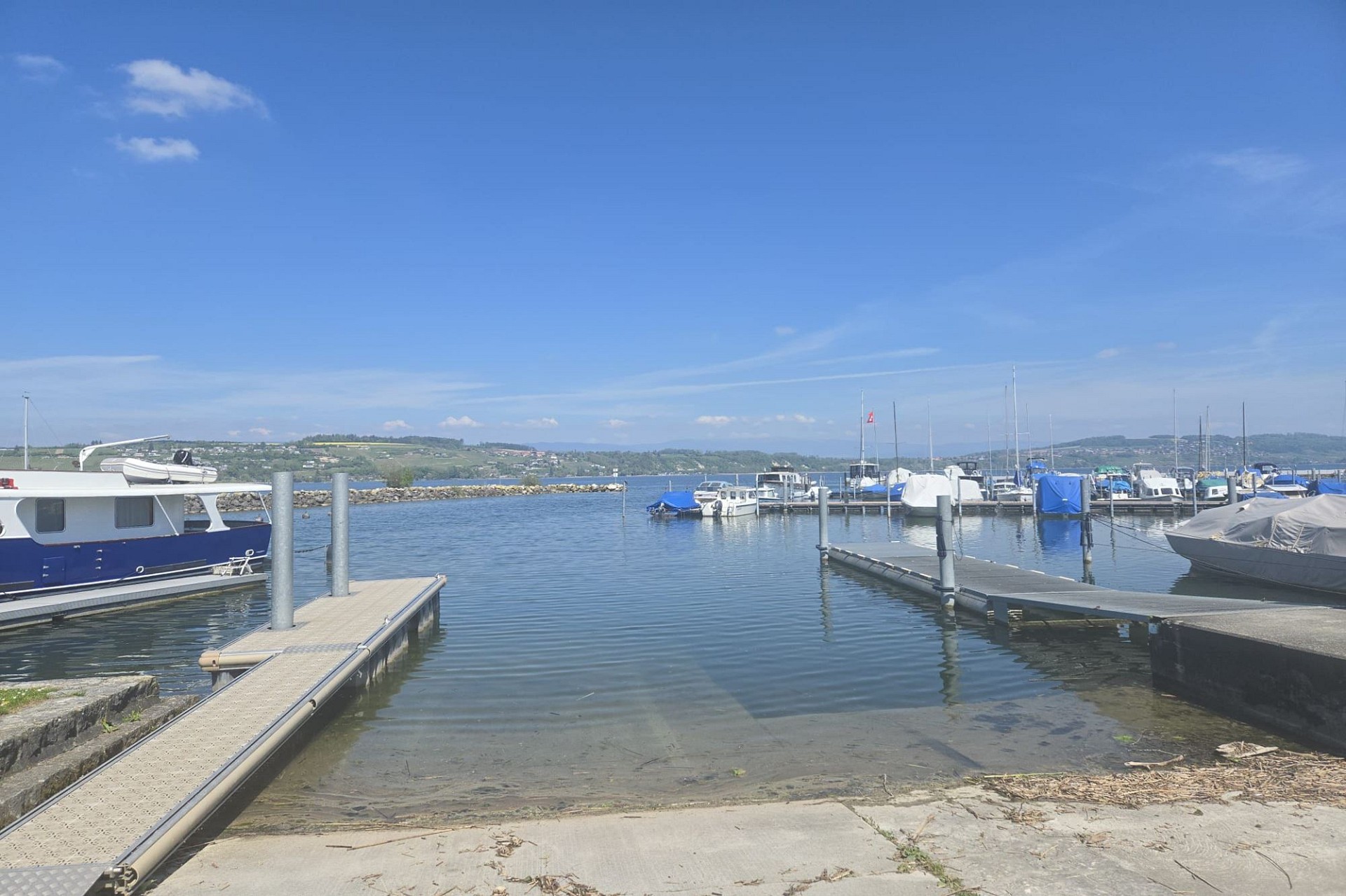 Yachthafen am Seeufer
