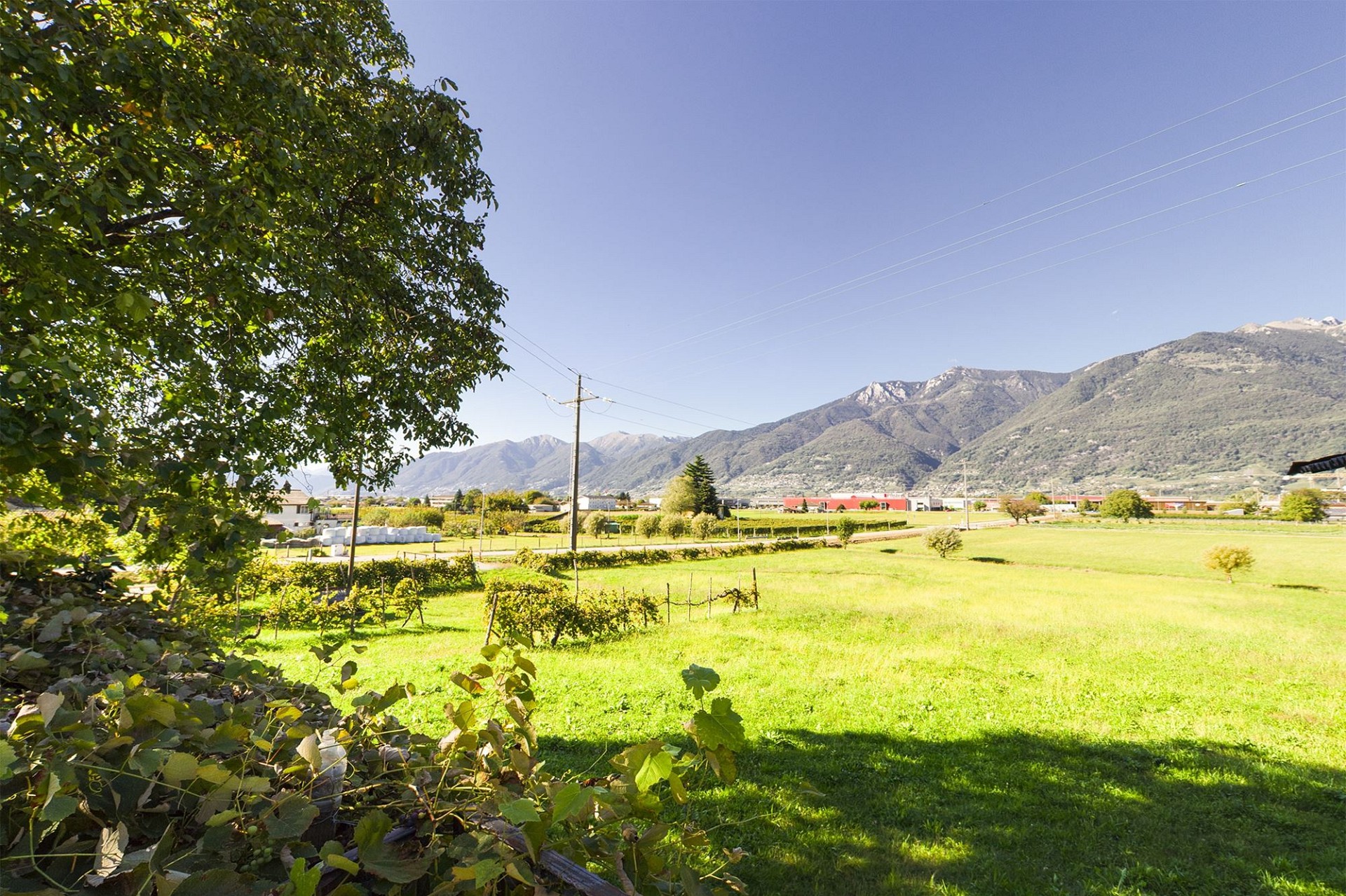Landschaft mit Bergblick