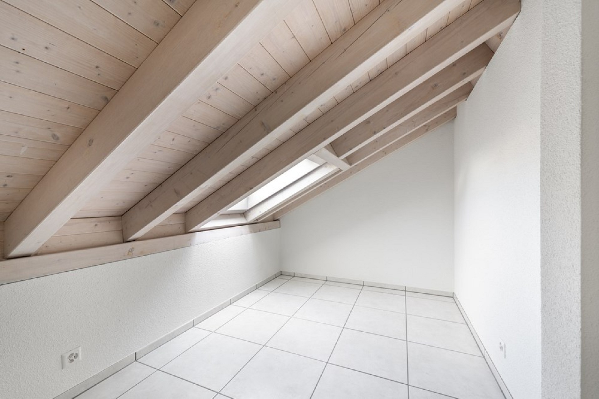 Dachgeschossraum mit Dachschrägen